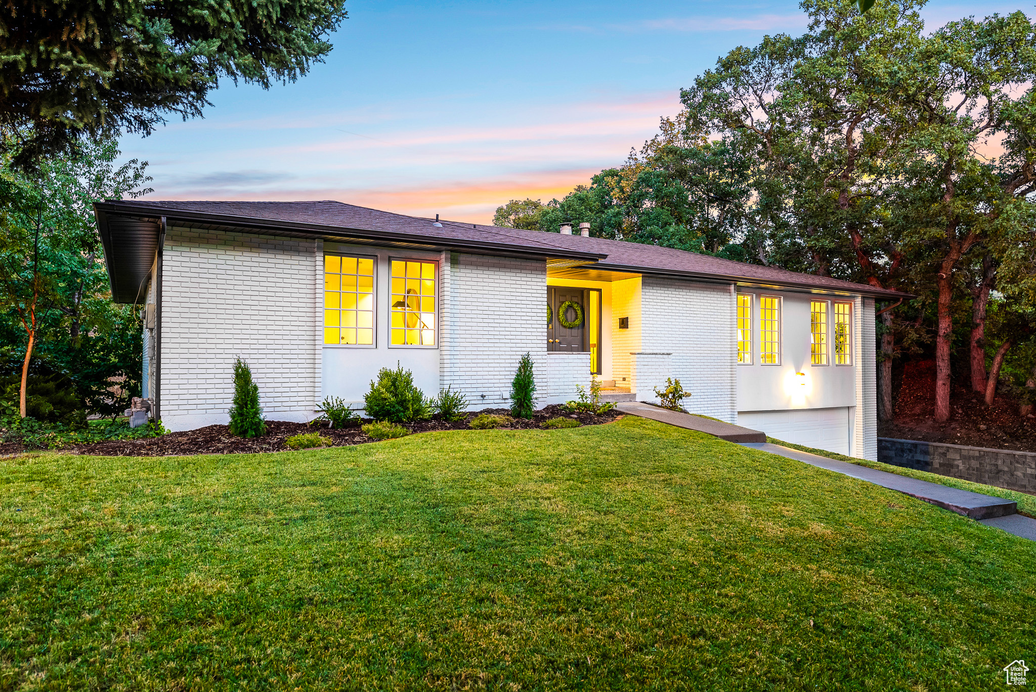 MOUNUMENT PARK - Residential