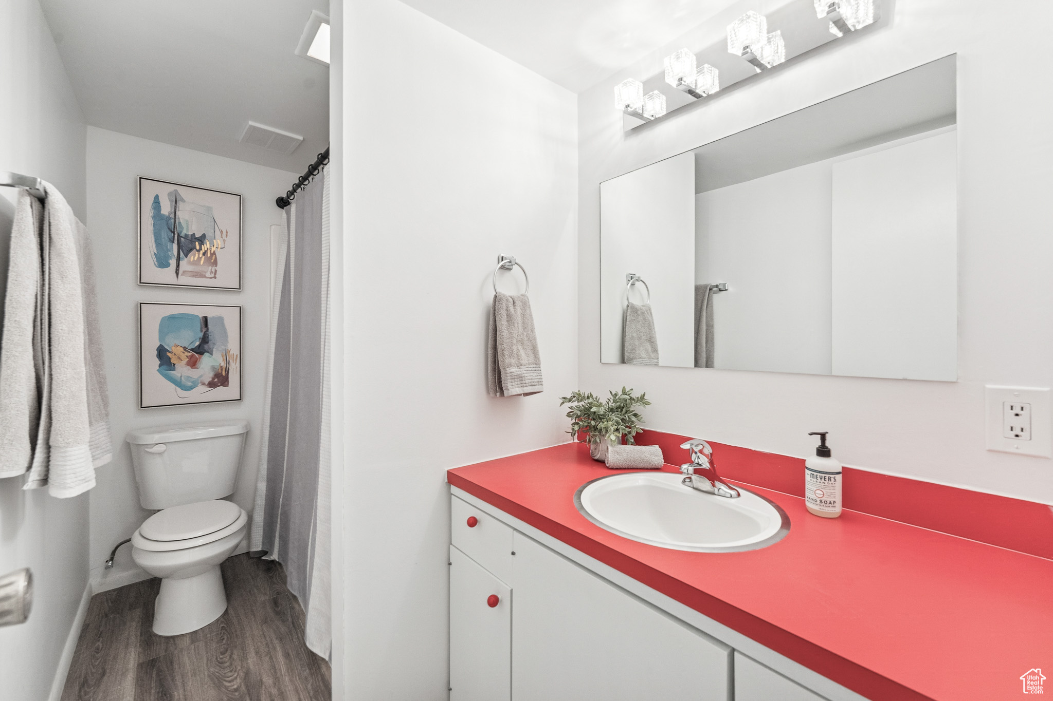 MOUNUMENT PARK - Residential