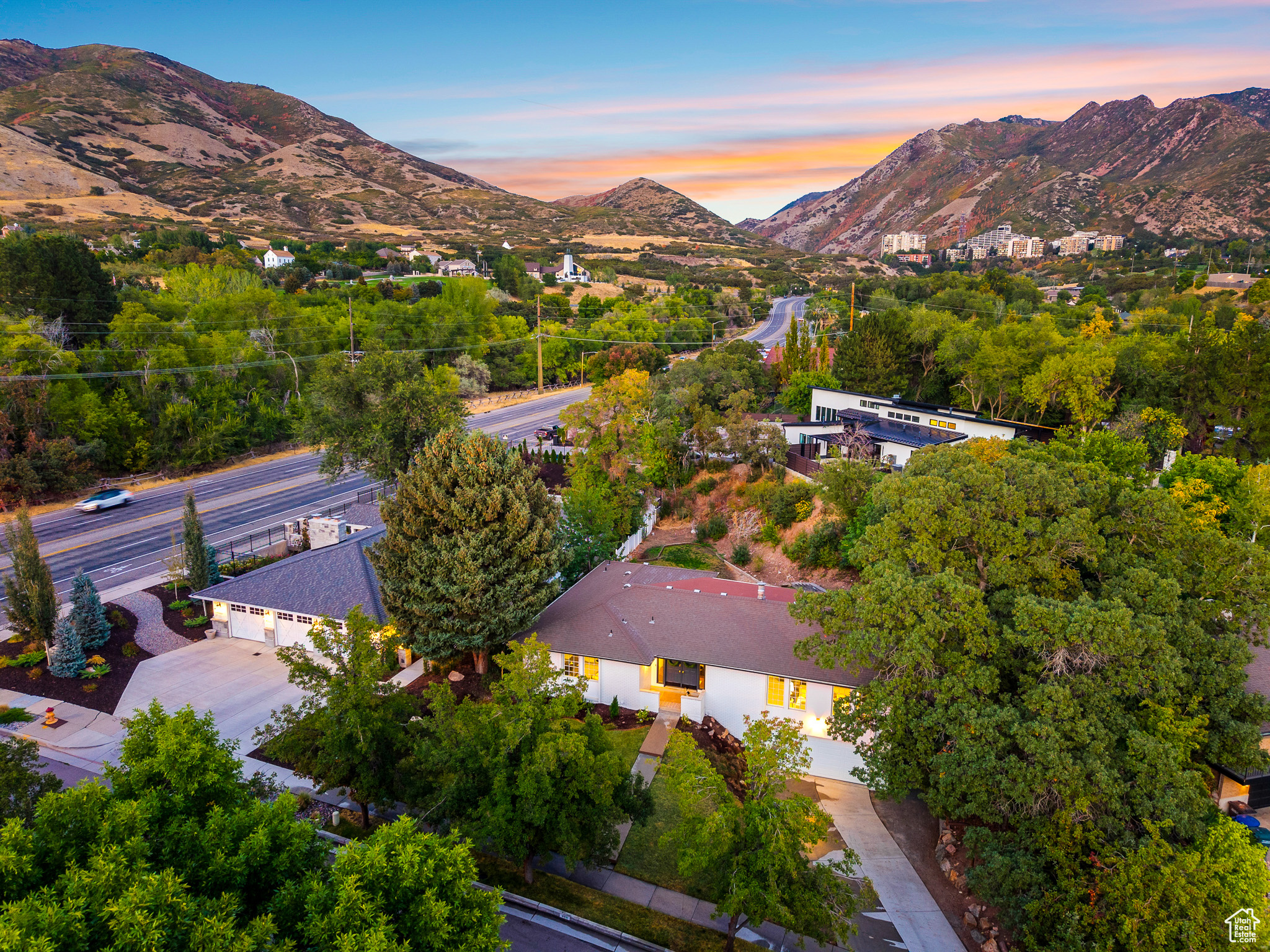 MOUNUMENT PARK - Residential