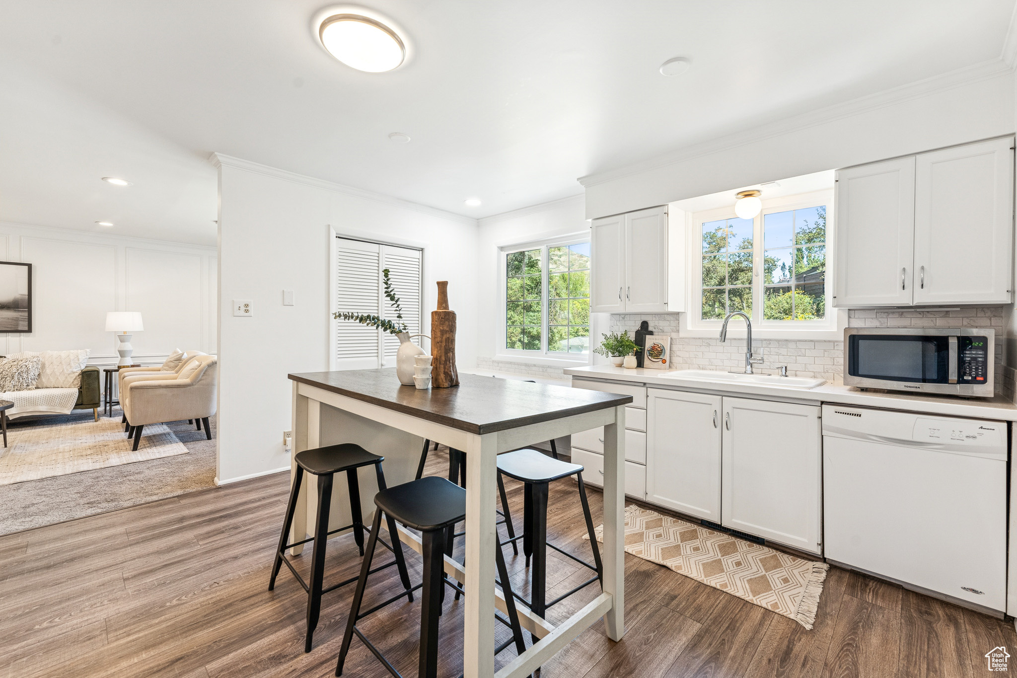 MOUNUMENT PARK - Residential