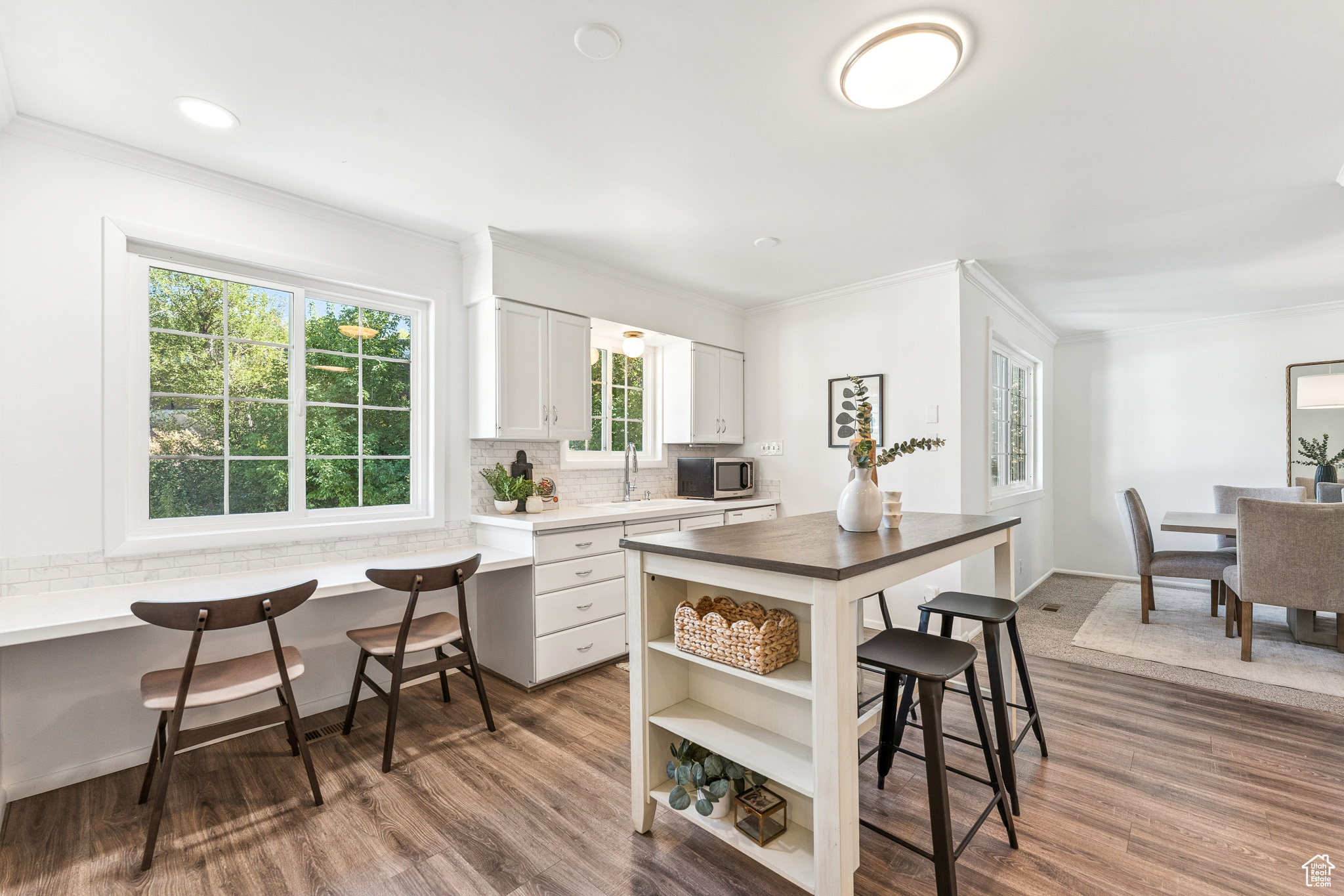 MOUNUMENT PARK - Residential