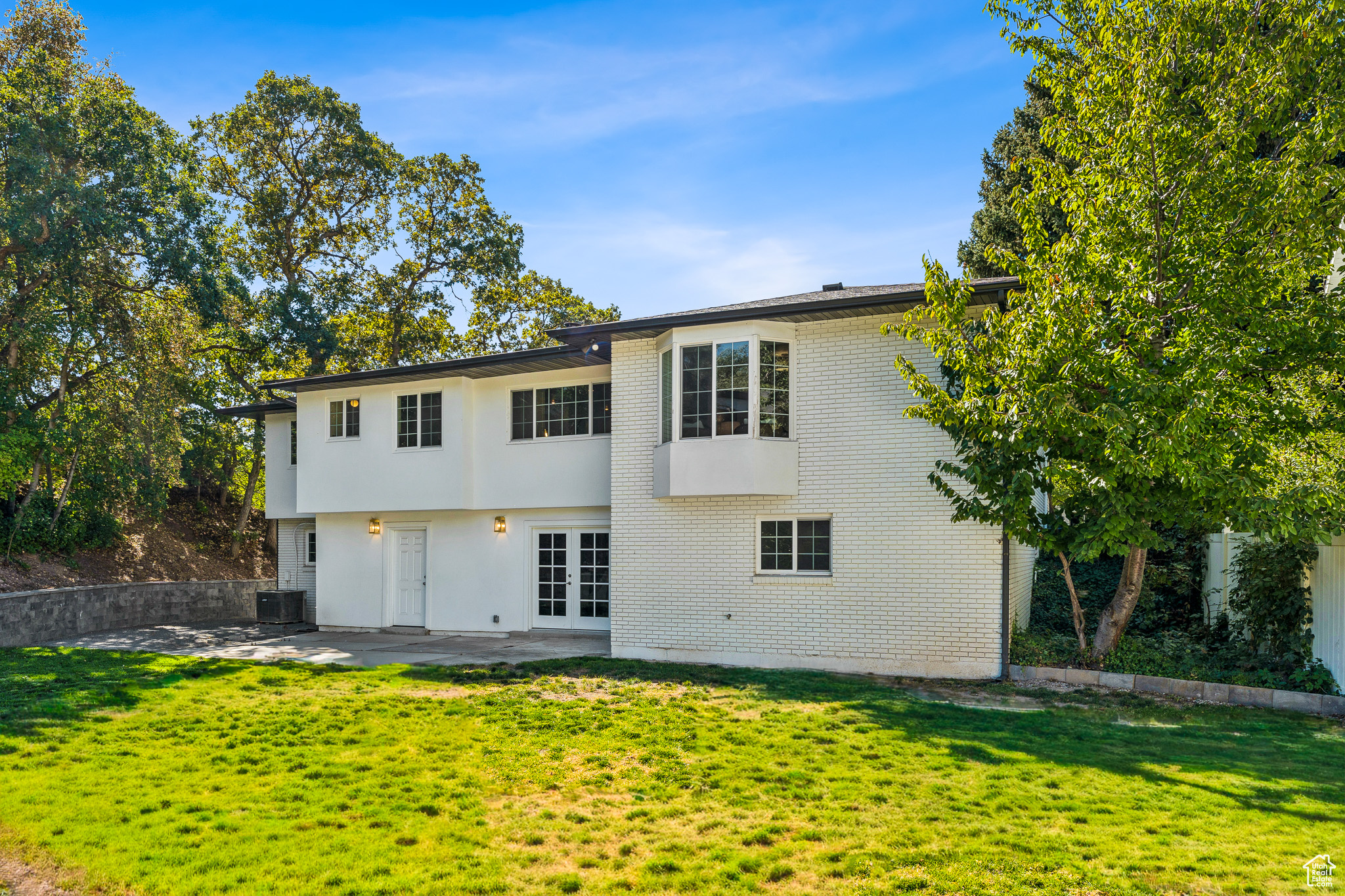 MOUNUMENT PARK - Residential