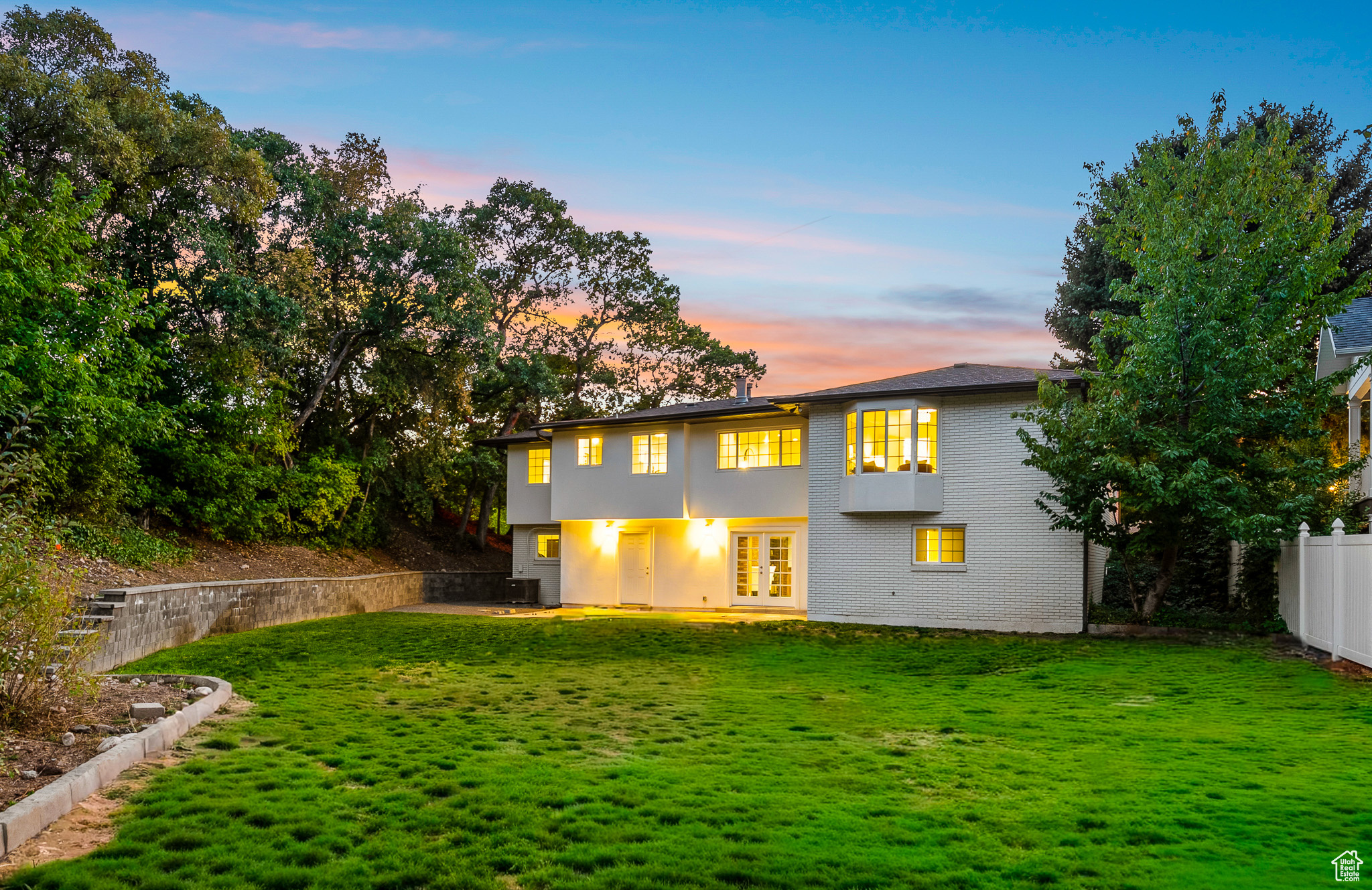 MOUNUMENT PARK - Residential