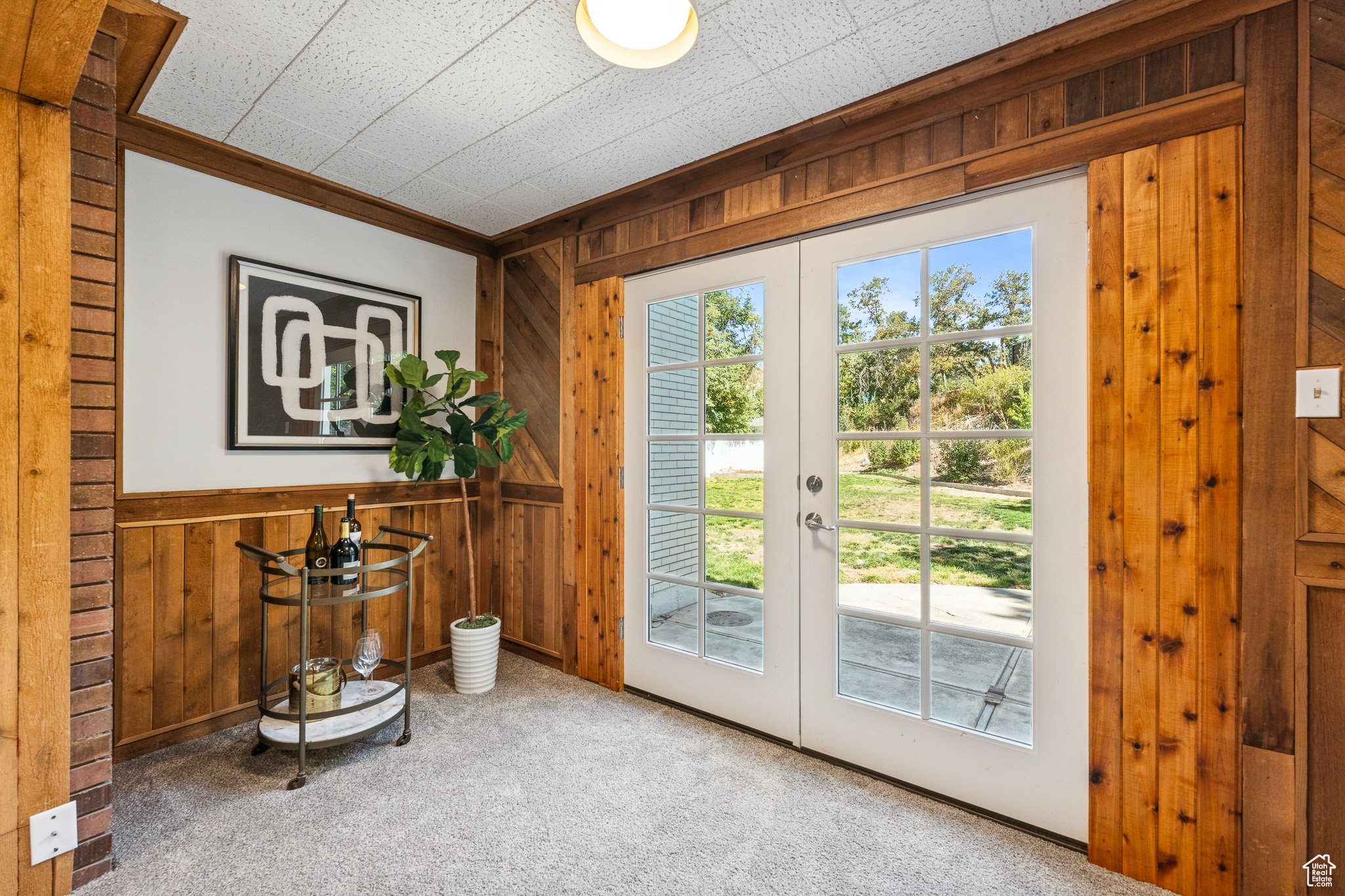 MOUNUMENT PARK - Residential