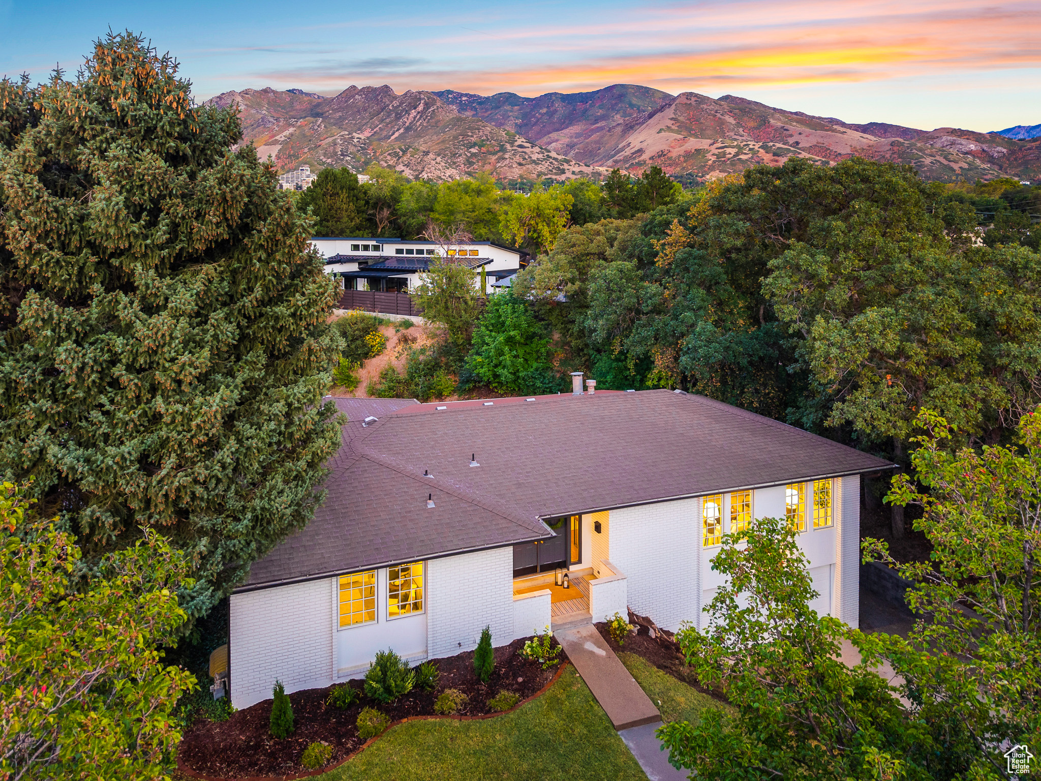MOUNUMENT PARK - Residential