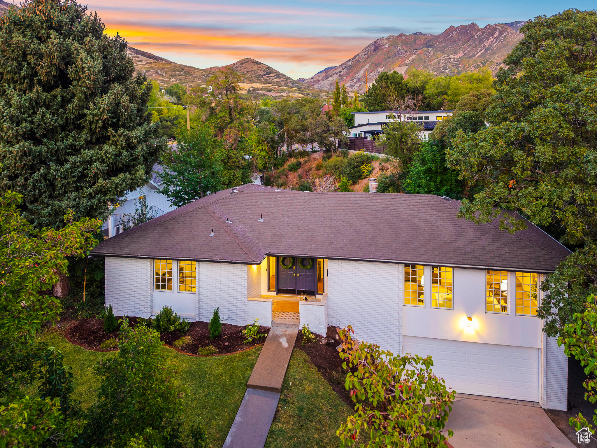 MOUNUMENT PARK - Residential