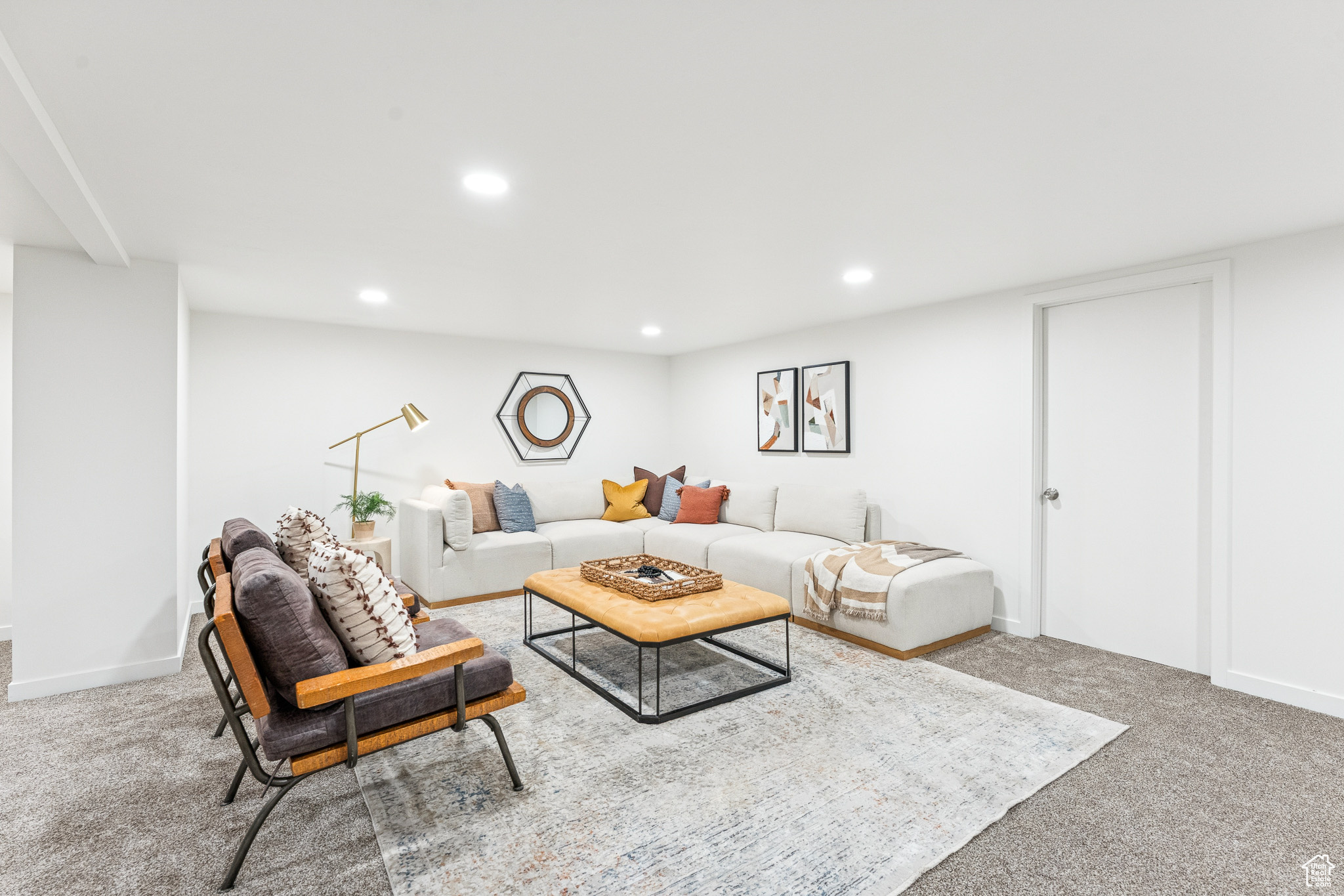 MOUNUMENT PARK - Residential