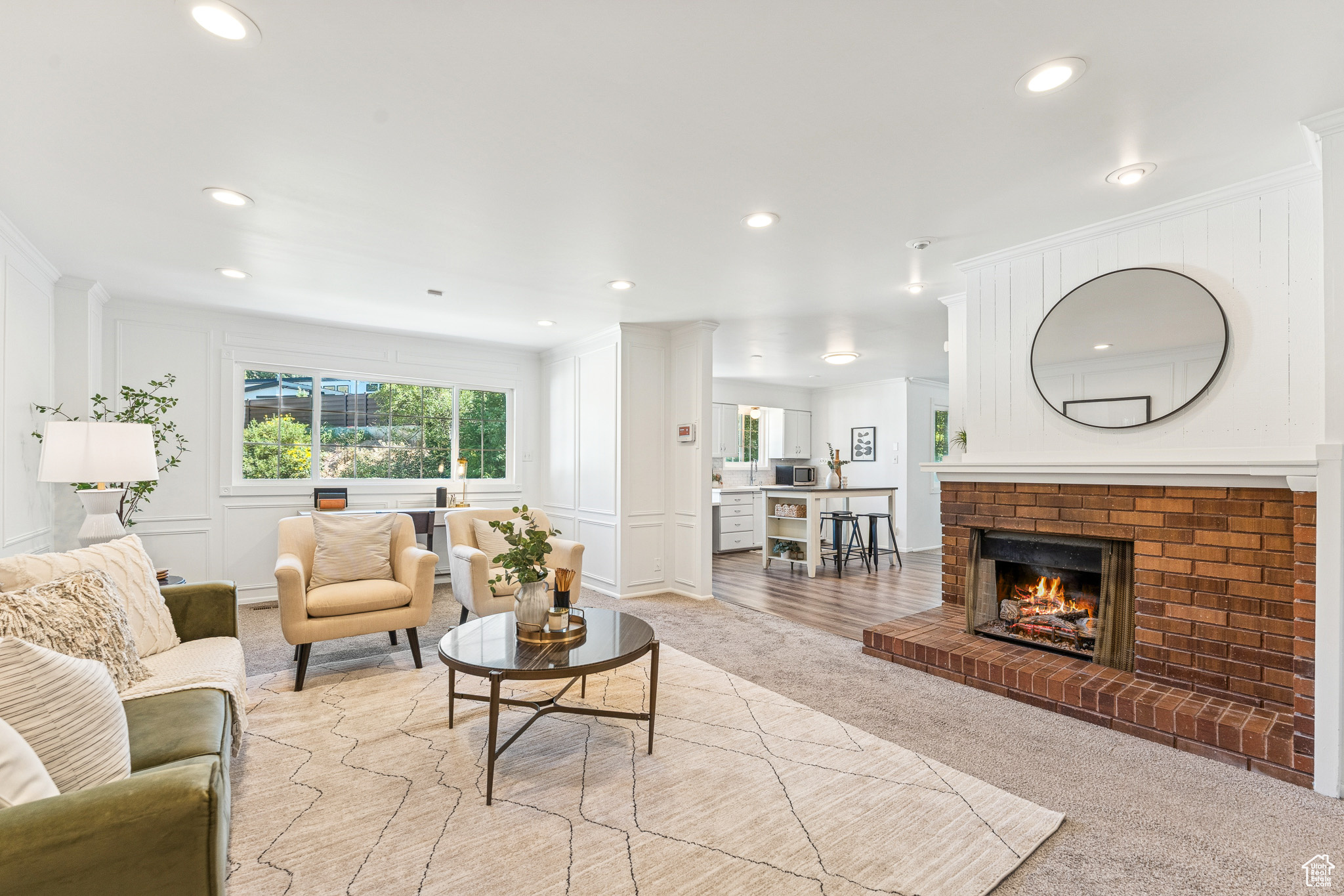 MOUNUMENT PARK - Residential