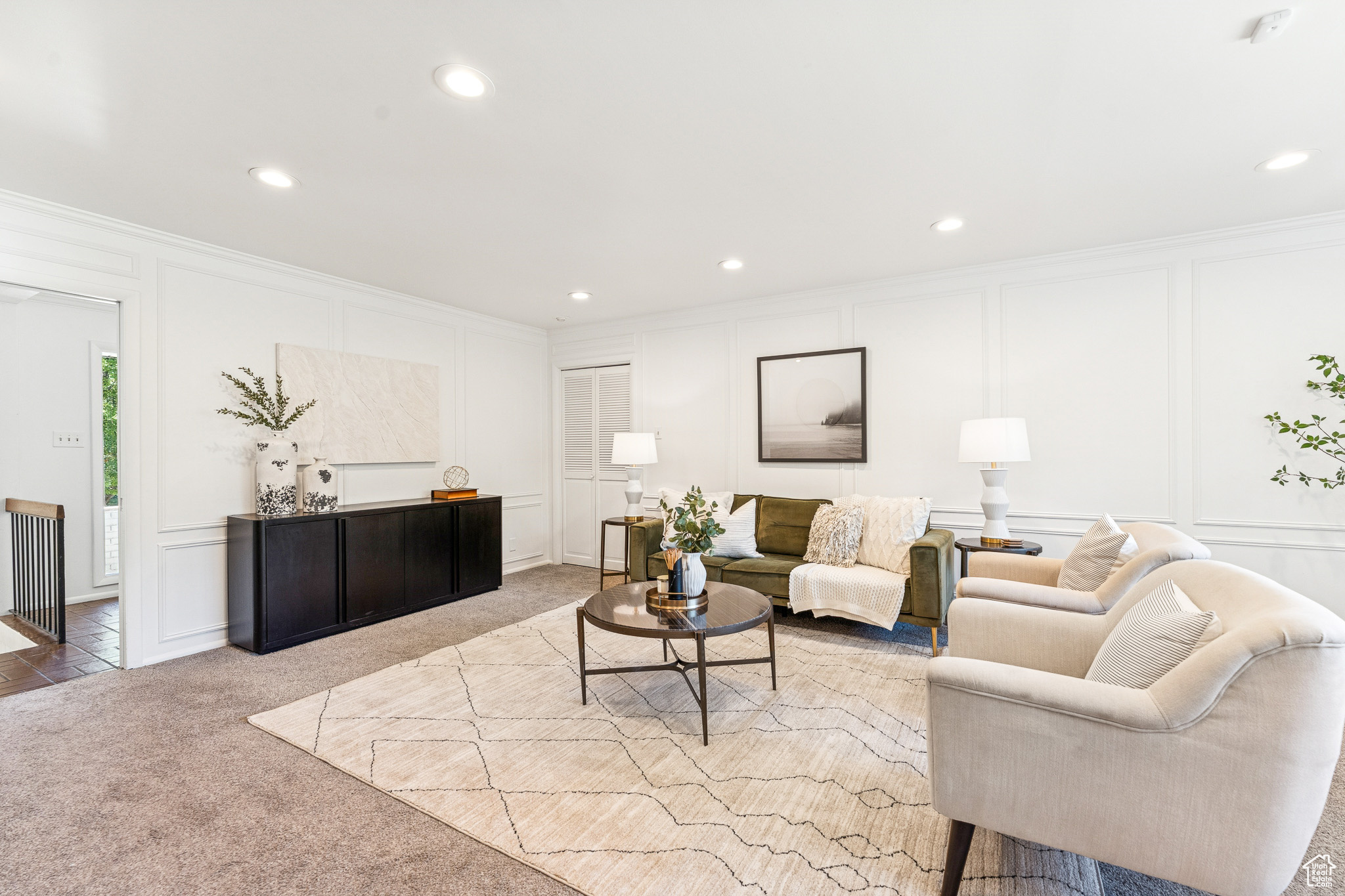 MOUNUMENT PARK - Residential