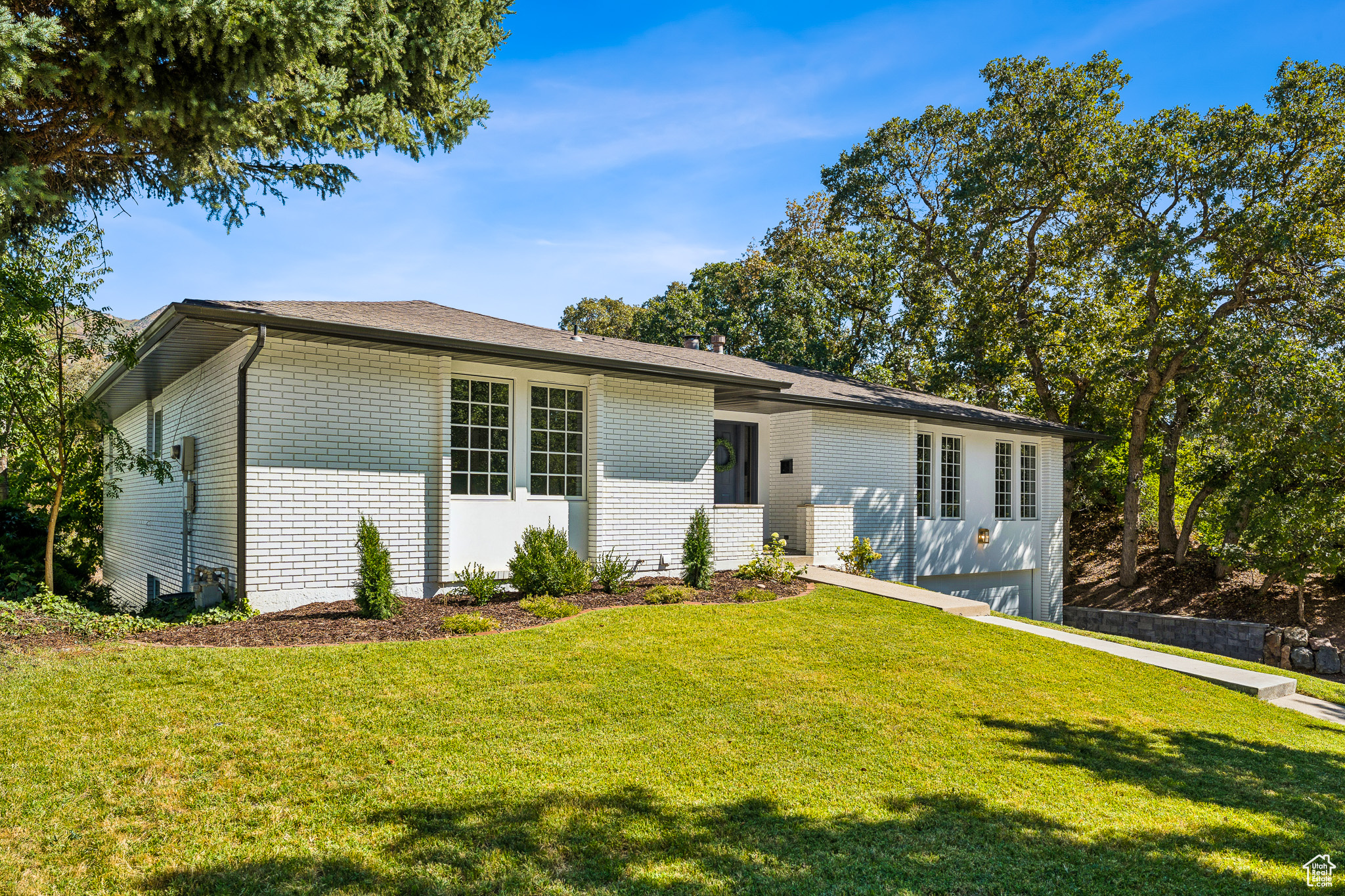 MOUNUMENT PARK - Residential