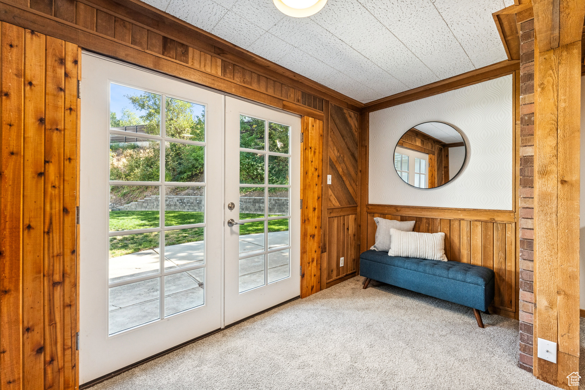 MOUNUMENT PARK - Residential