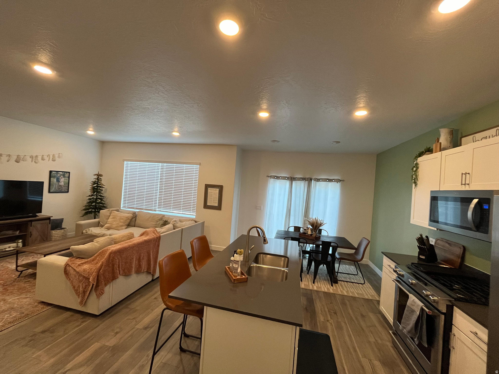 FOOTHILL VILLAGE - Residential