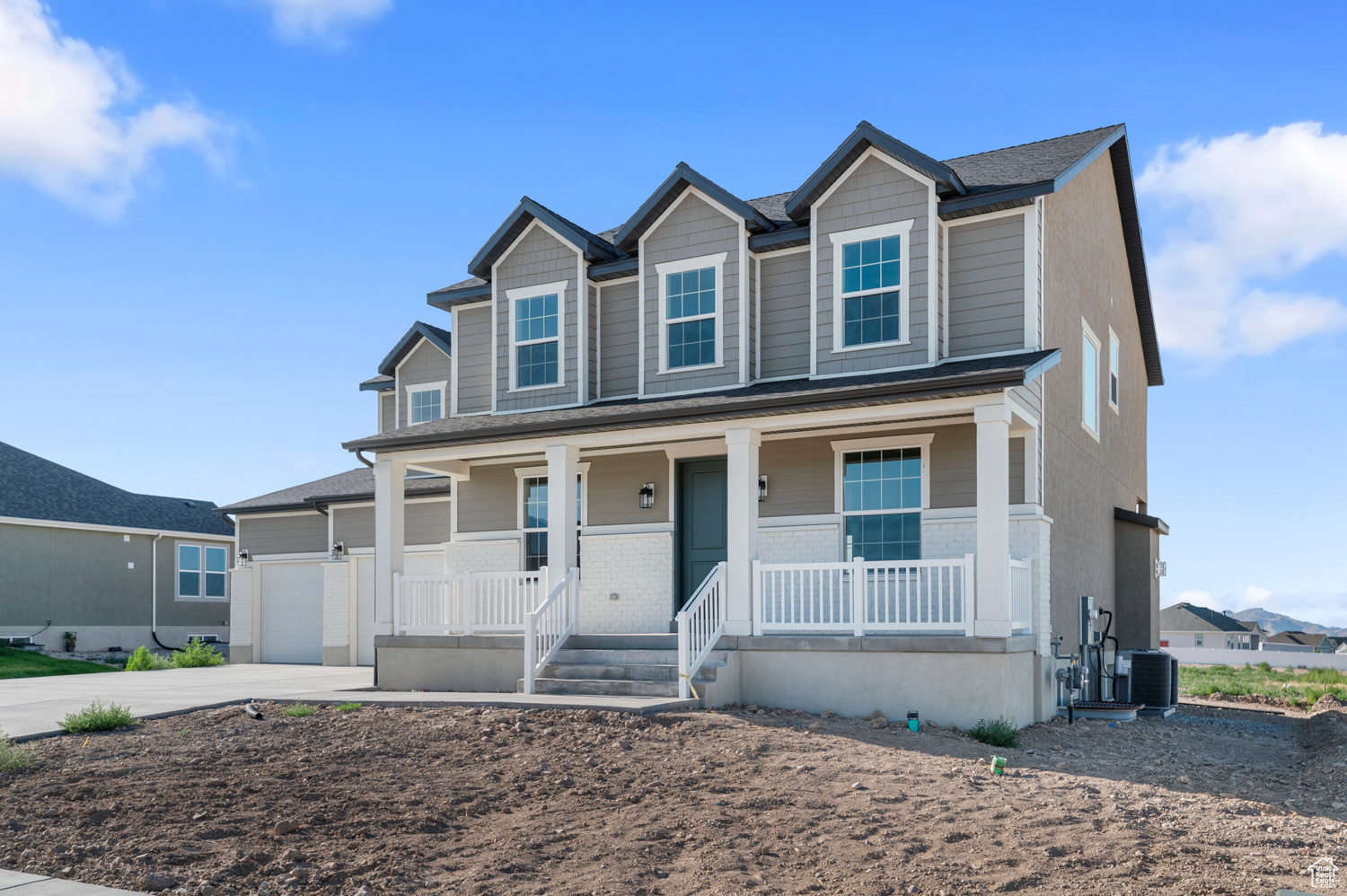 566 W COYOTE RIDGE RD