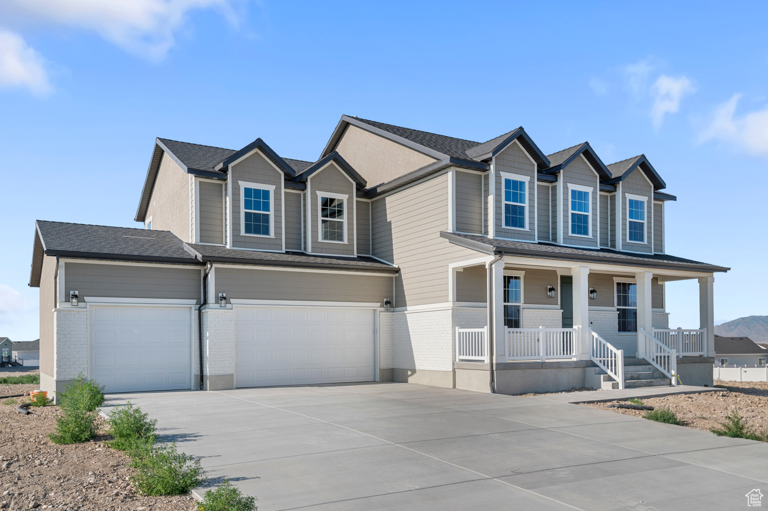 566 W COYOTE RIDGE RD