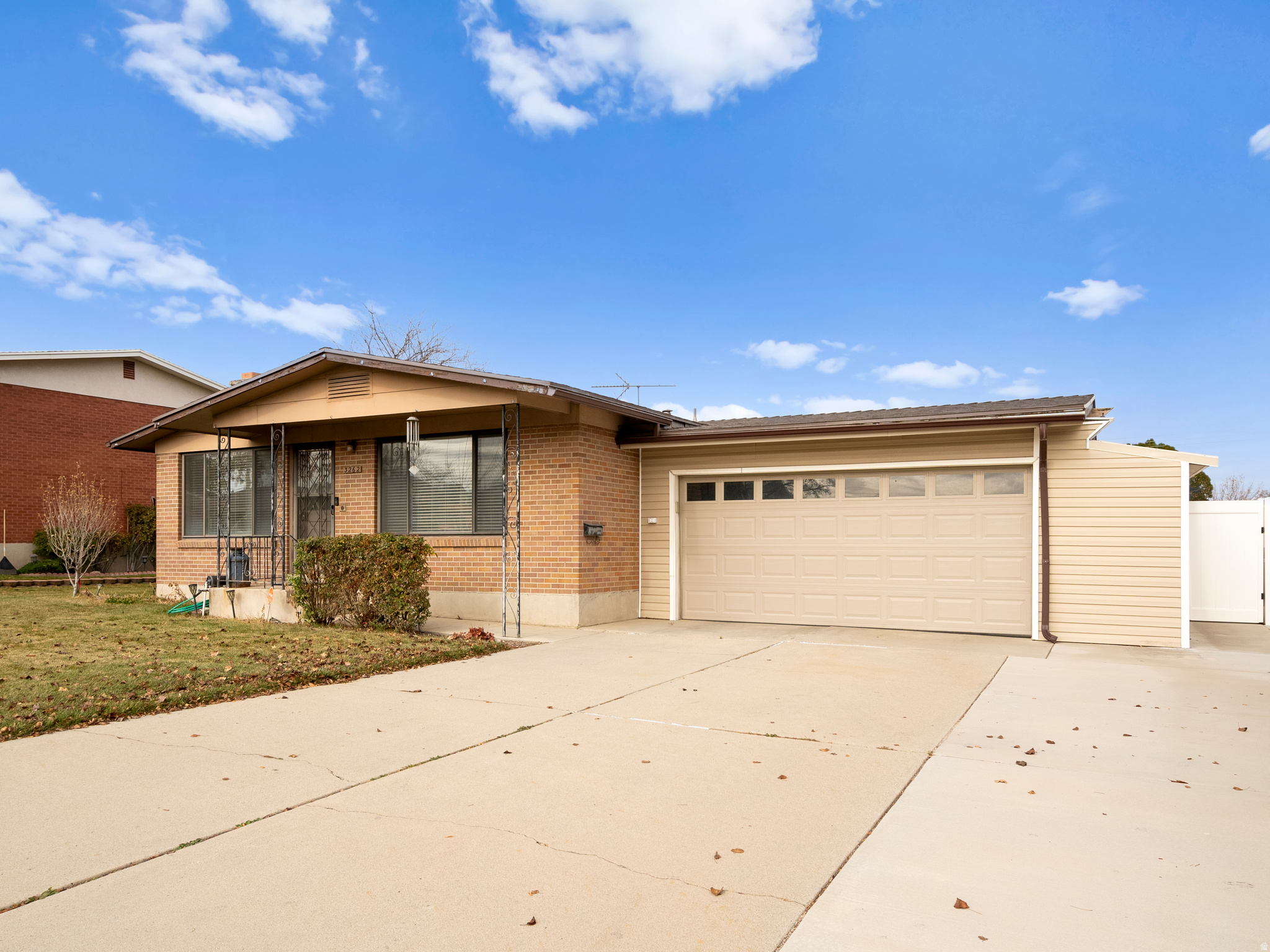 CRESTFIELD - Residential