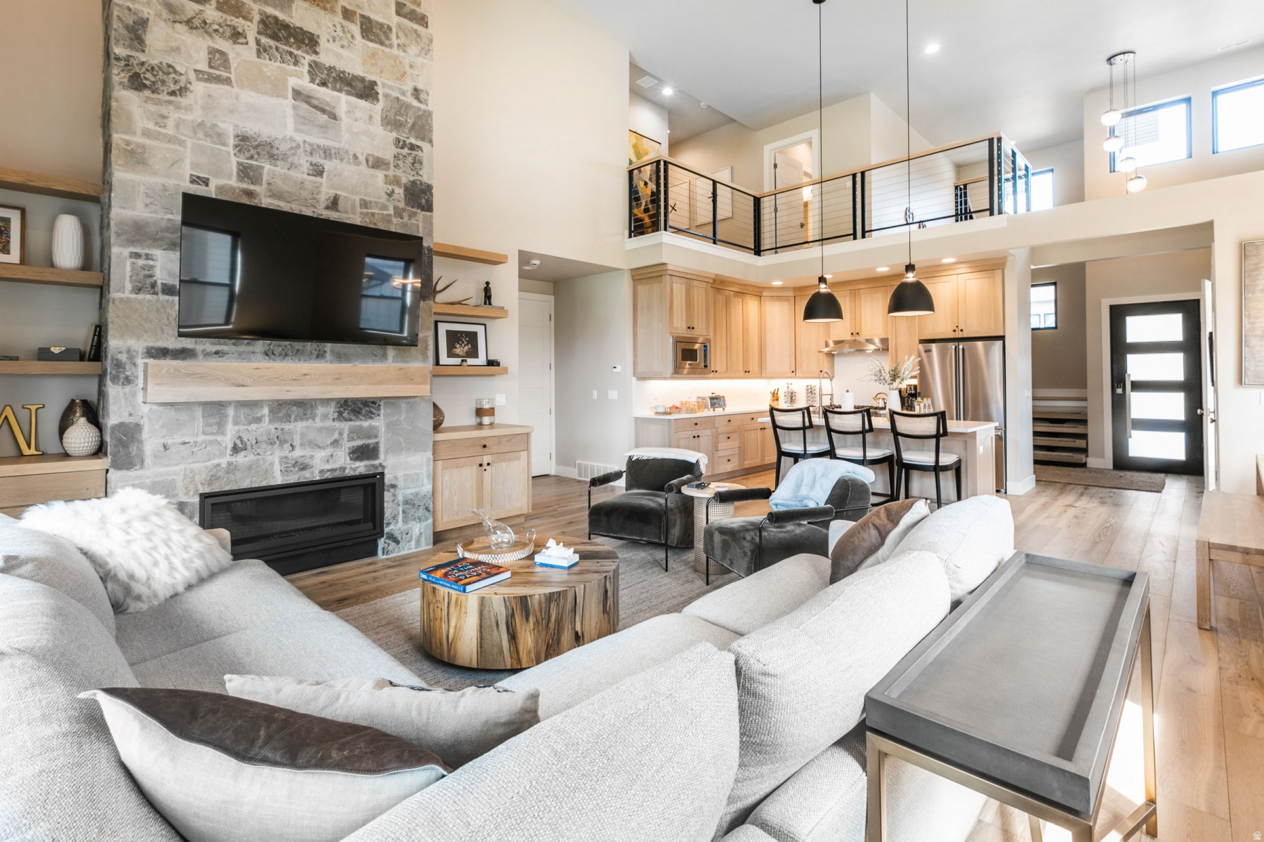 MAYFLOWER LAKESIDE - Residential Lease