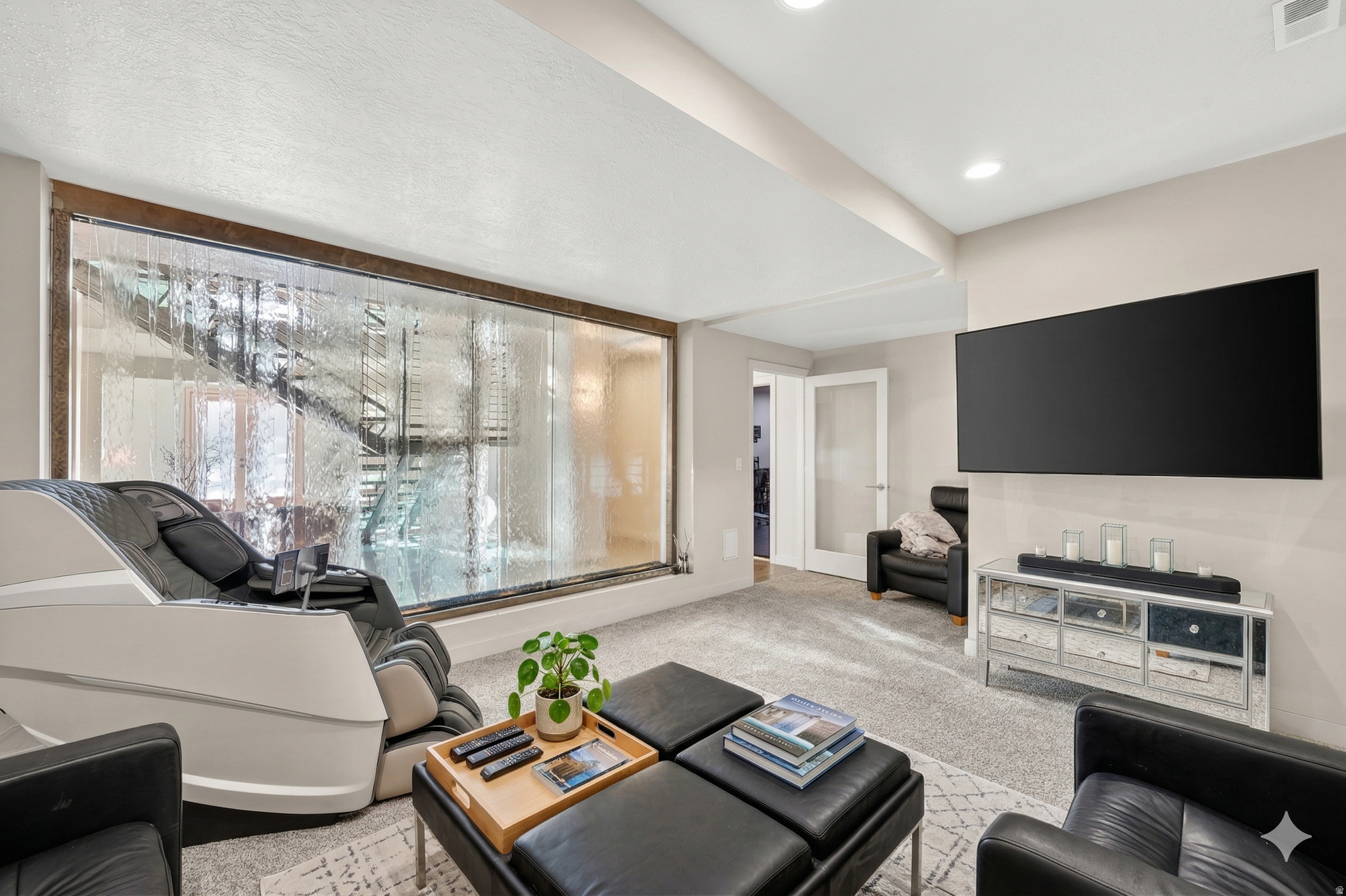 THE HAMPTONS - Residential