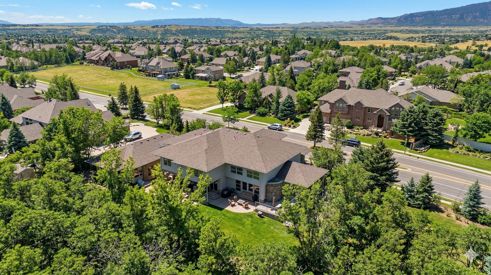 THE HAMPTONS - Residential