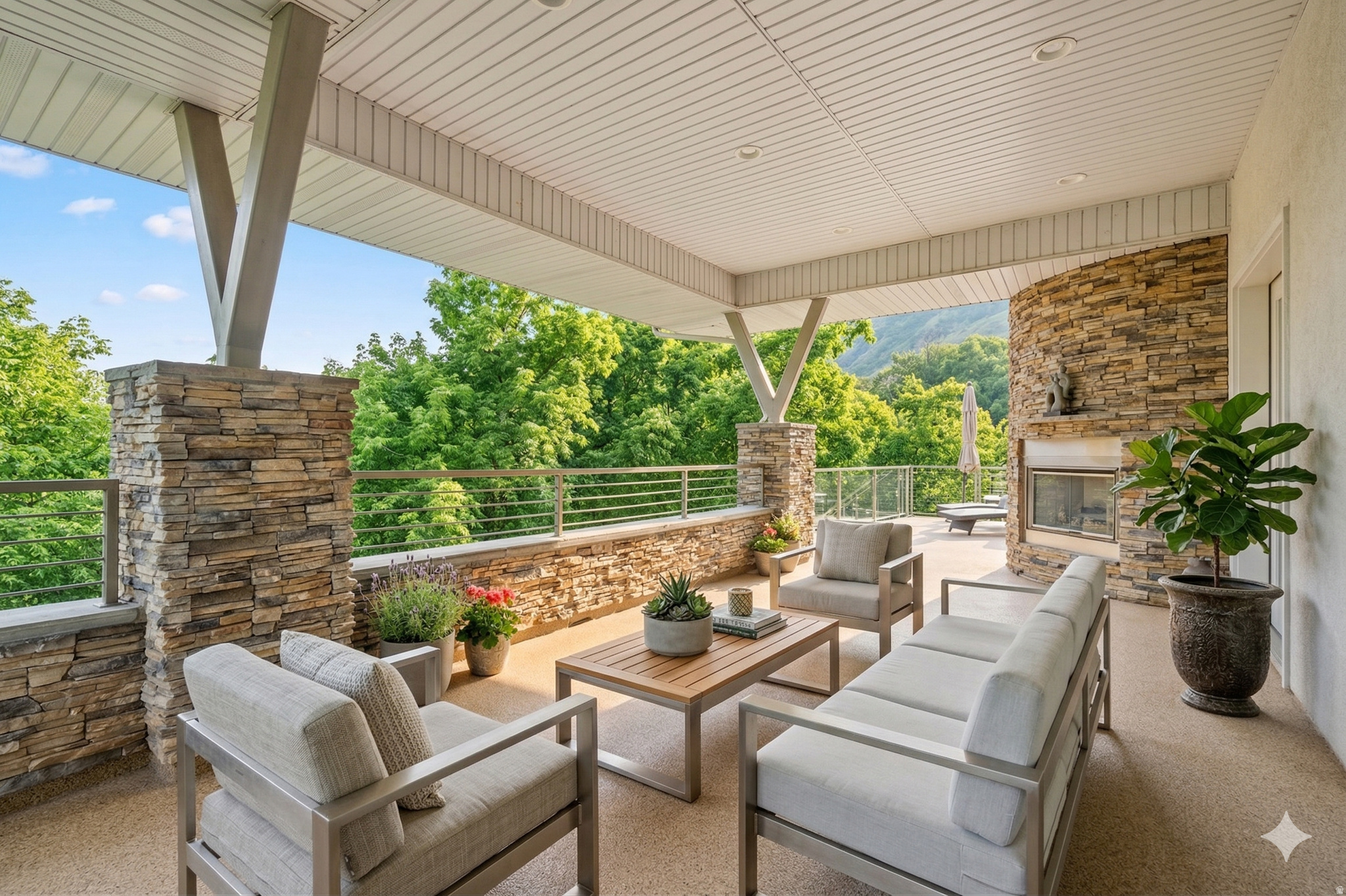 THE HAMPTONS - Residential