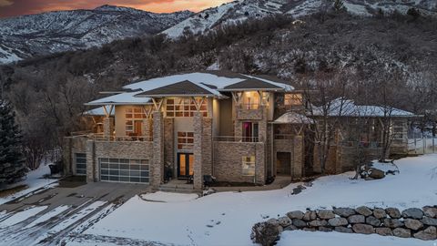 Photo of 5304 S SKYLINE PKWY, Ogden, UT 84403 (MLS # 2140048)