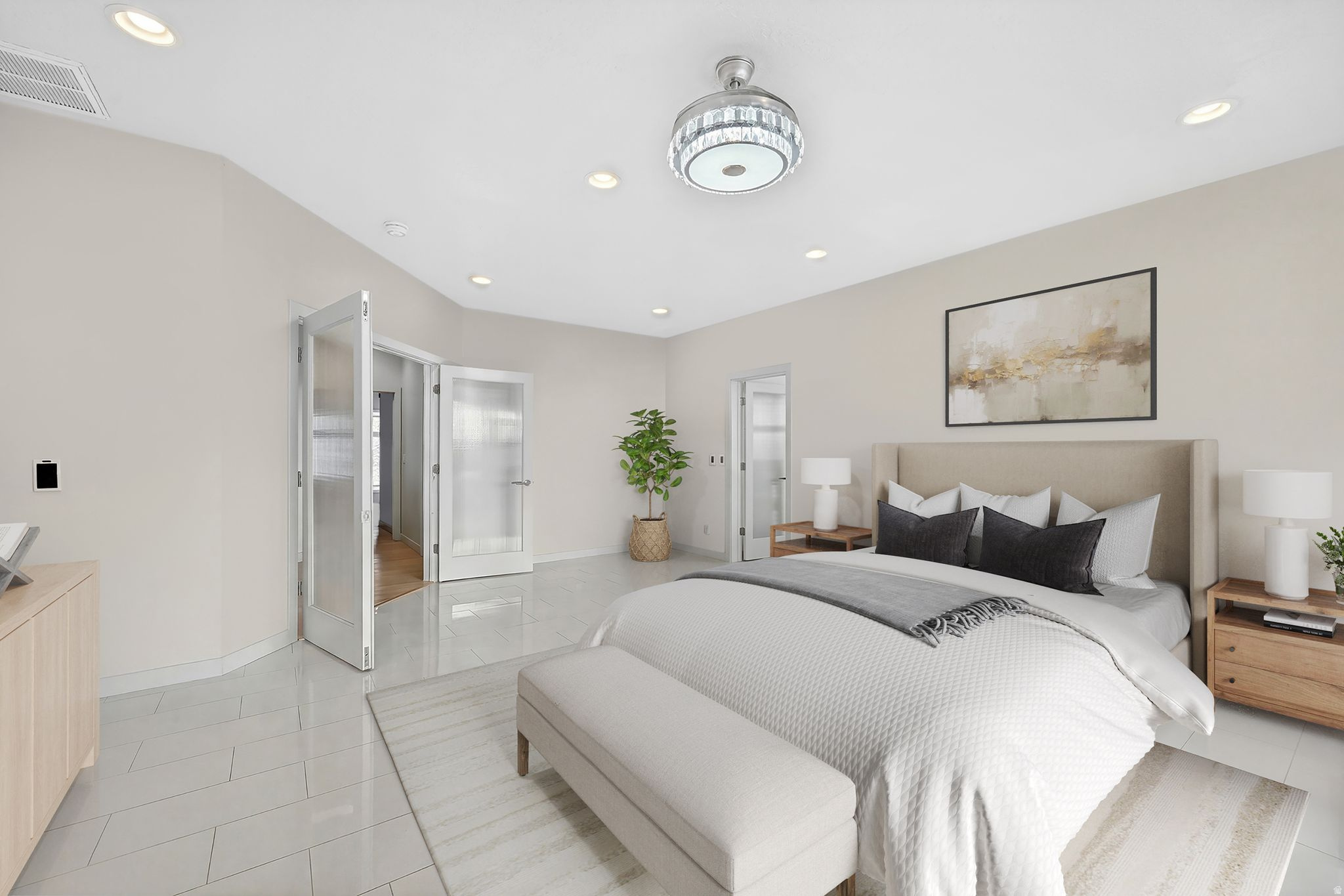 THE HAMPTONS - Residential