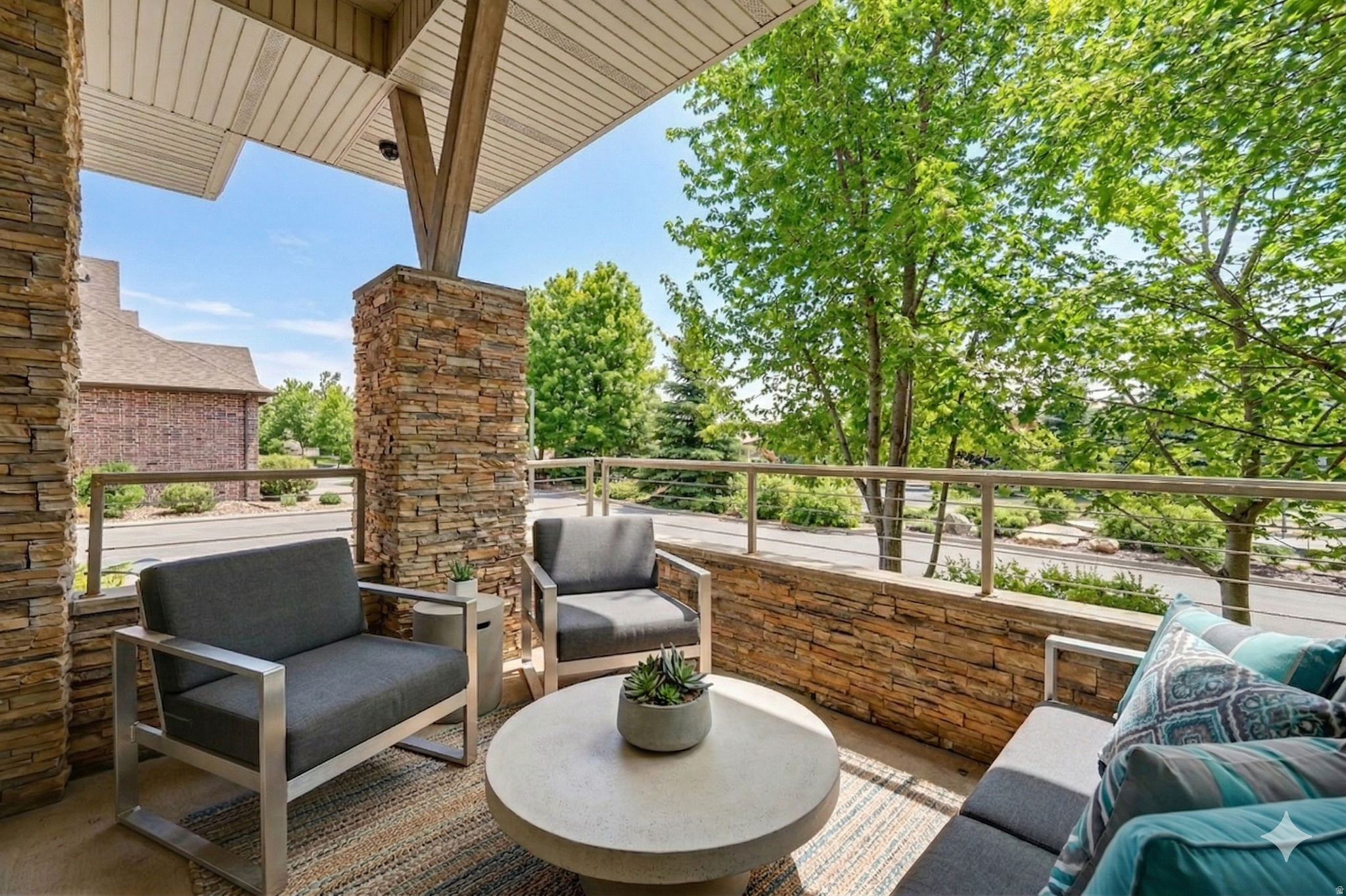 THE HAMPTONS - Residential