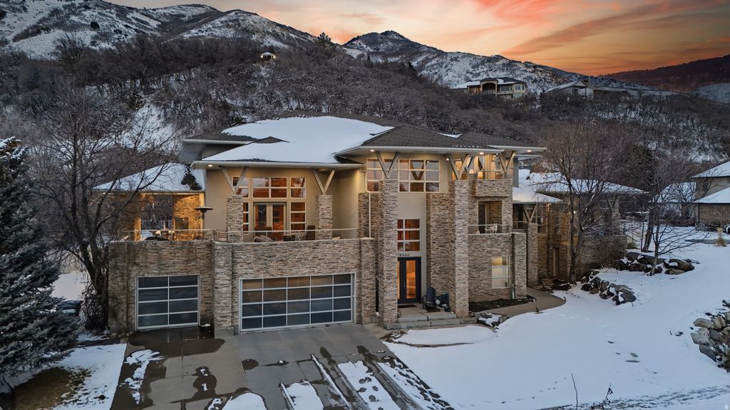 Photo of 5304 S SKYLINE PKWY, Ogden, UT 84403 (MLS # 2140048)