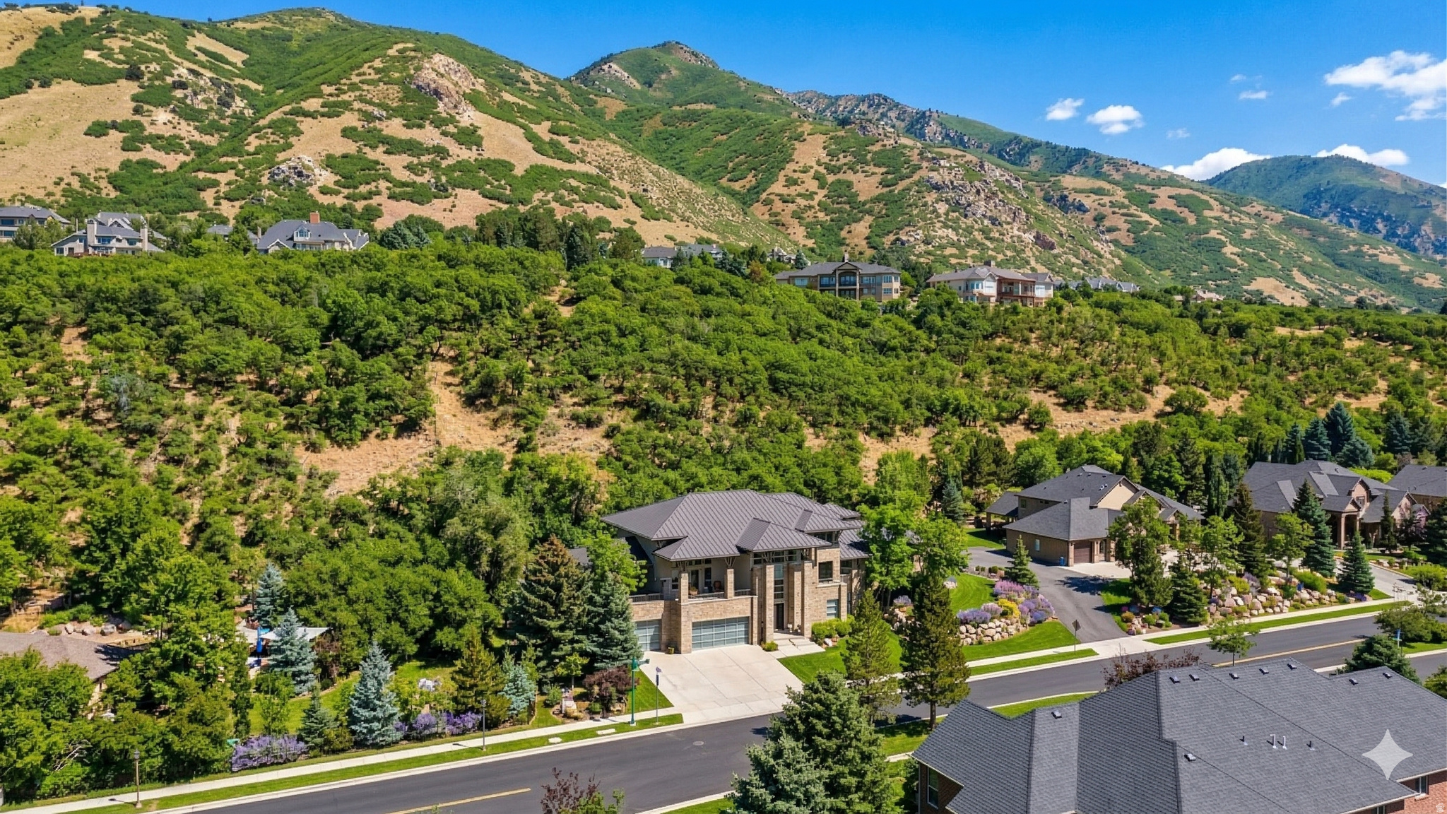 THE HAMPTONS - Residential