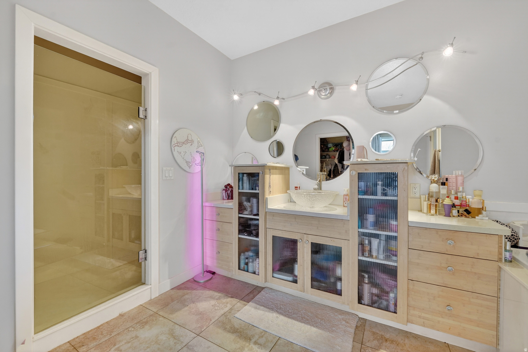 THE HAMPTONS - Residential