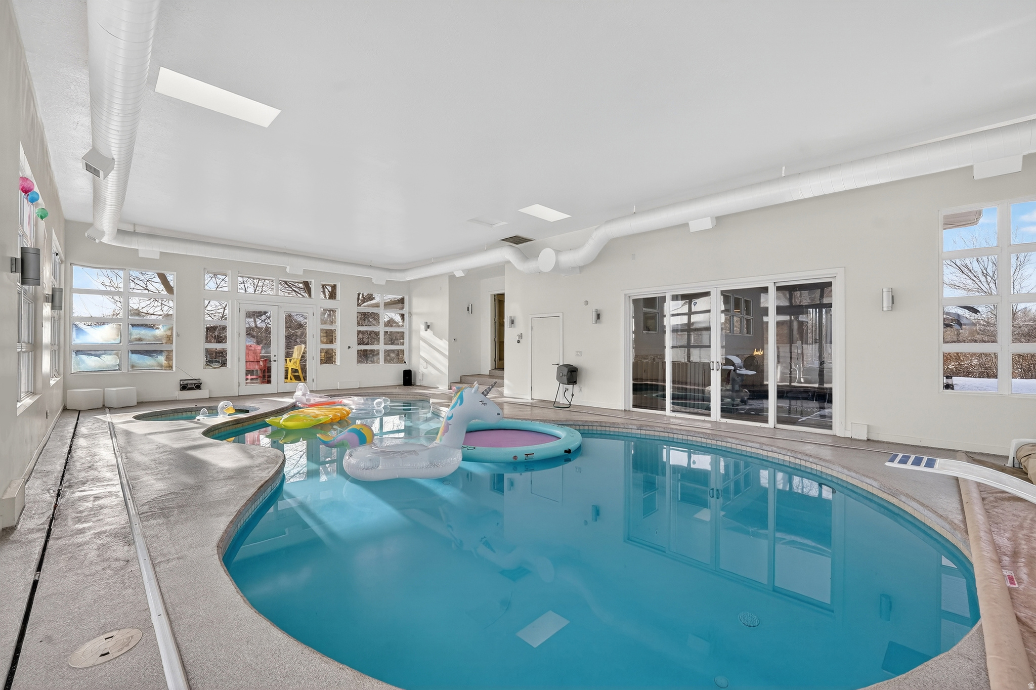 THE HAMPTONS - Residential