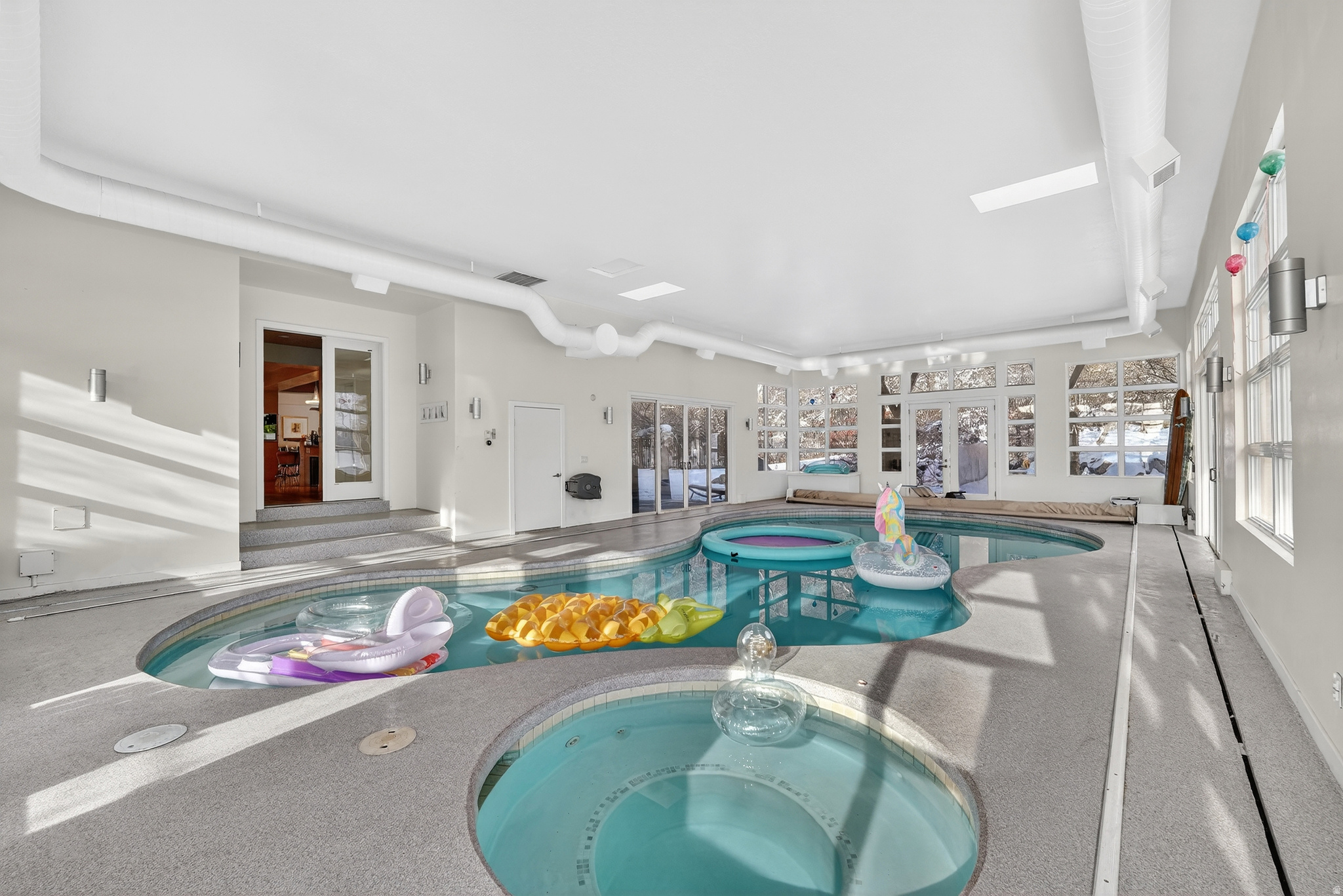 THE HAMPTONS - Residential