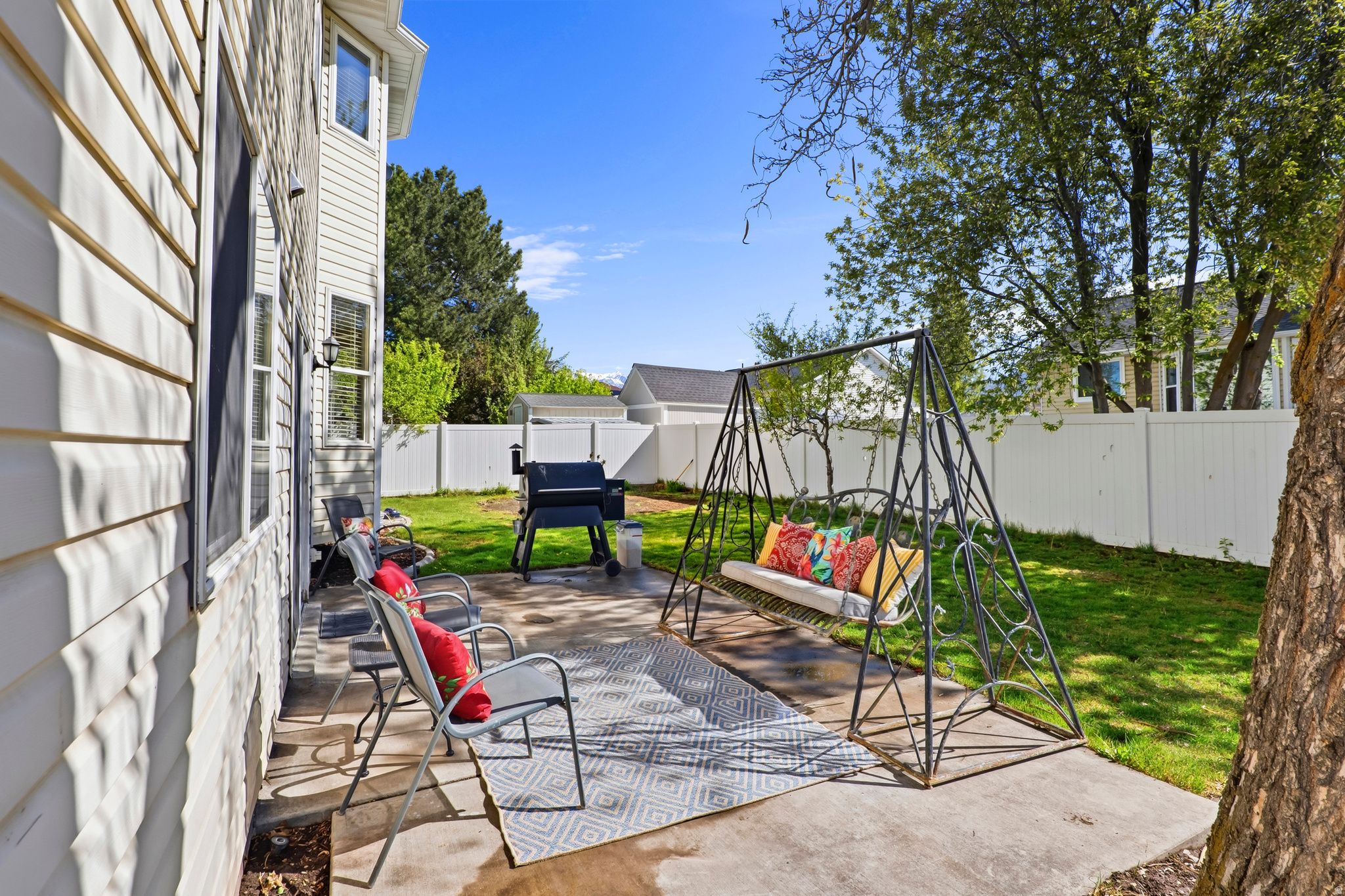 WEST MEADOWS - Residential