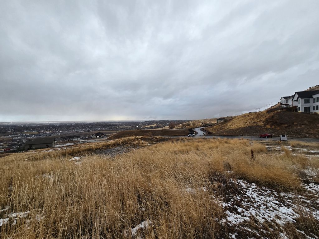 Photo of 840 E SPRING PKWY, Providence, UT 84332 (MLS # 2128314)