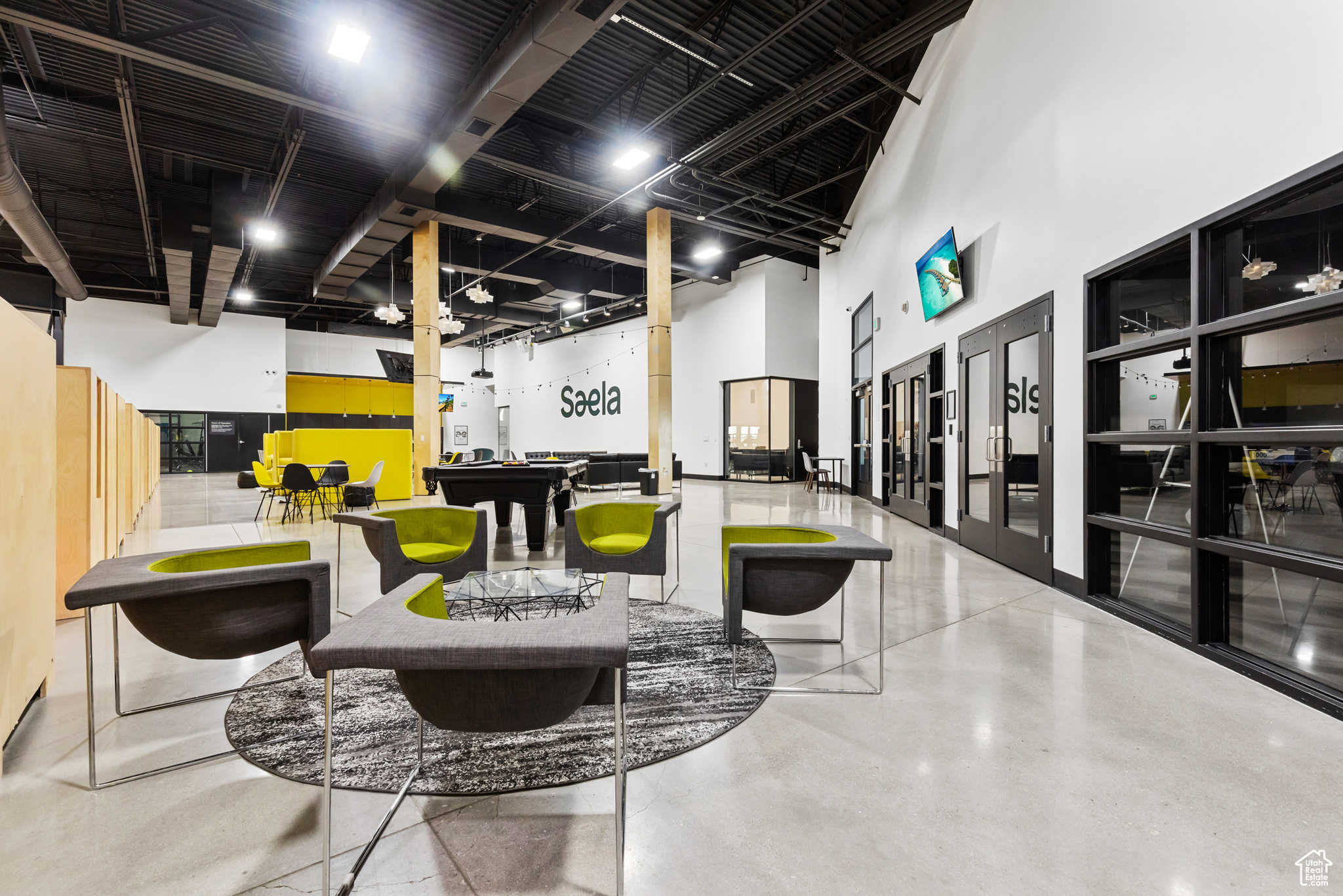 SATURN - Commercial Sale