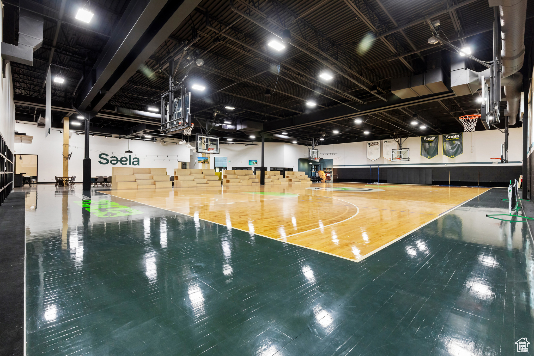 SATURN - Commercial Sale