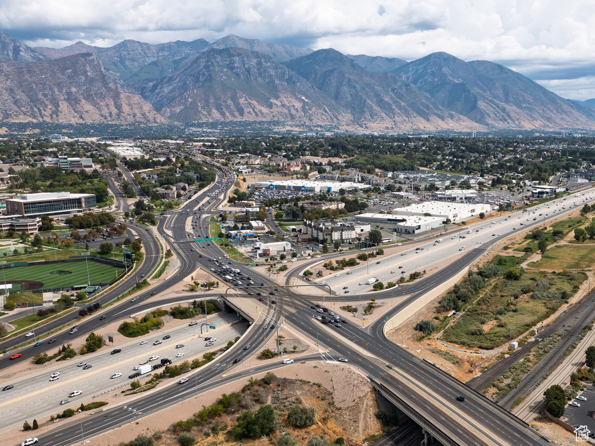 SATURN - Commercial Sale