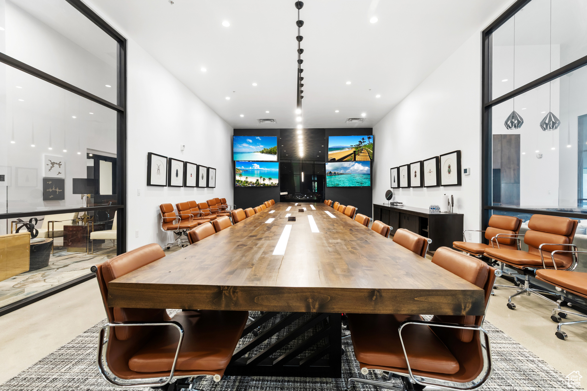 SATURN - Commercial Sale