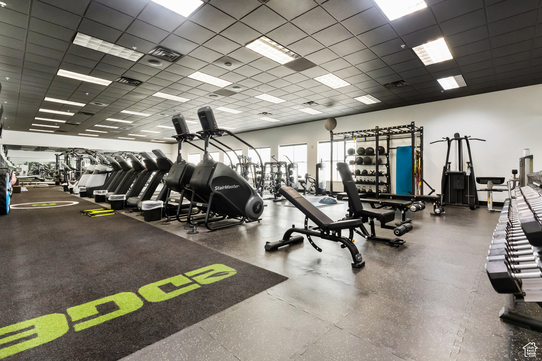 SATURN - Commercial Sale