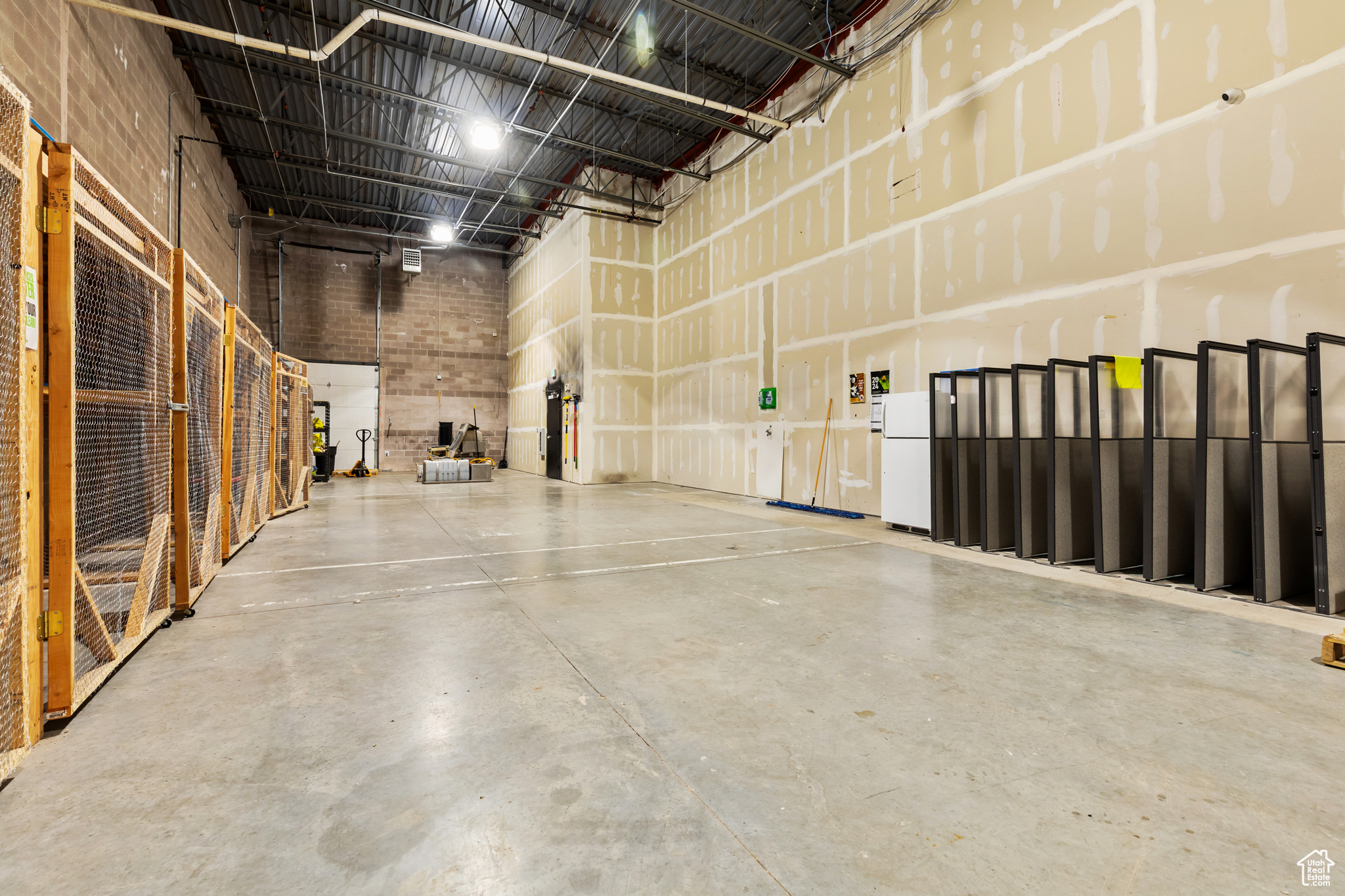 SATURN - Commercial Sale