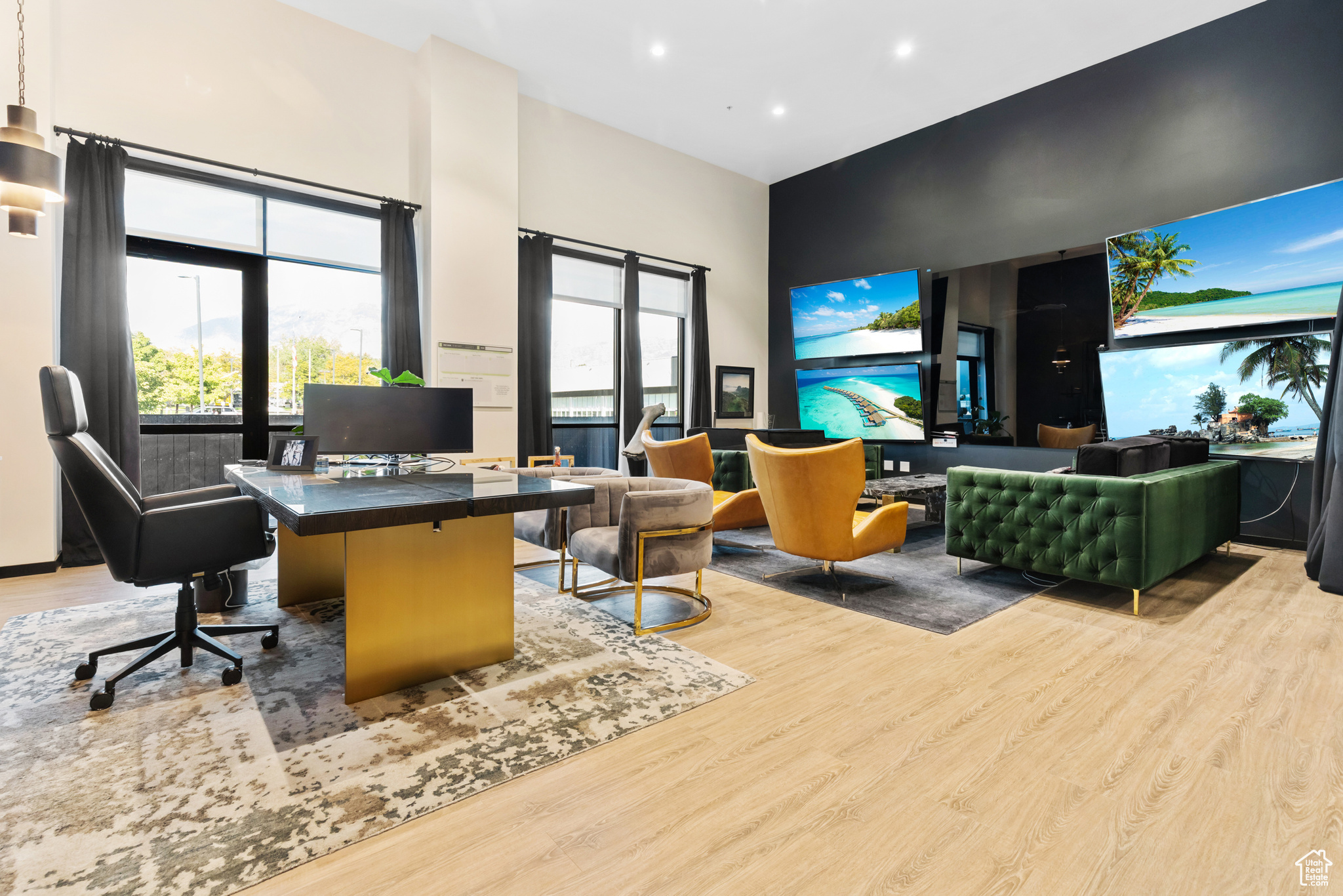 SATURN - Commercial Sale