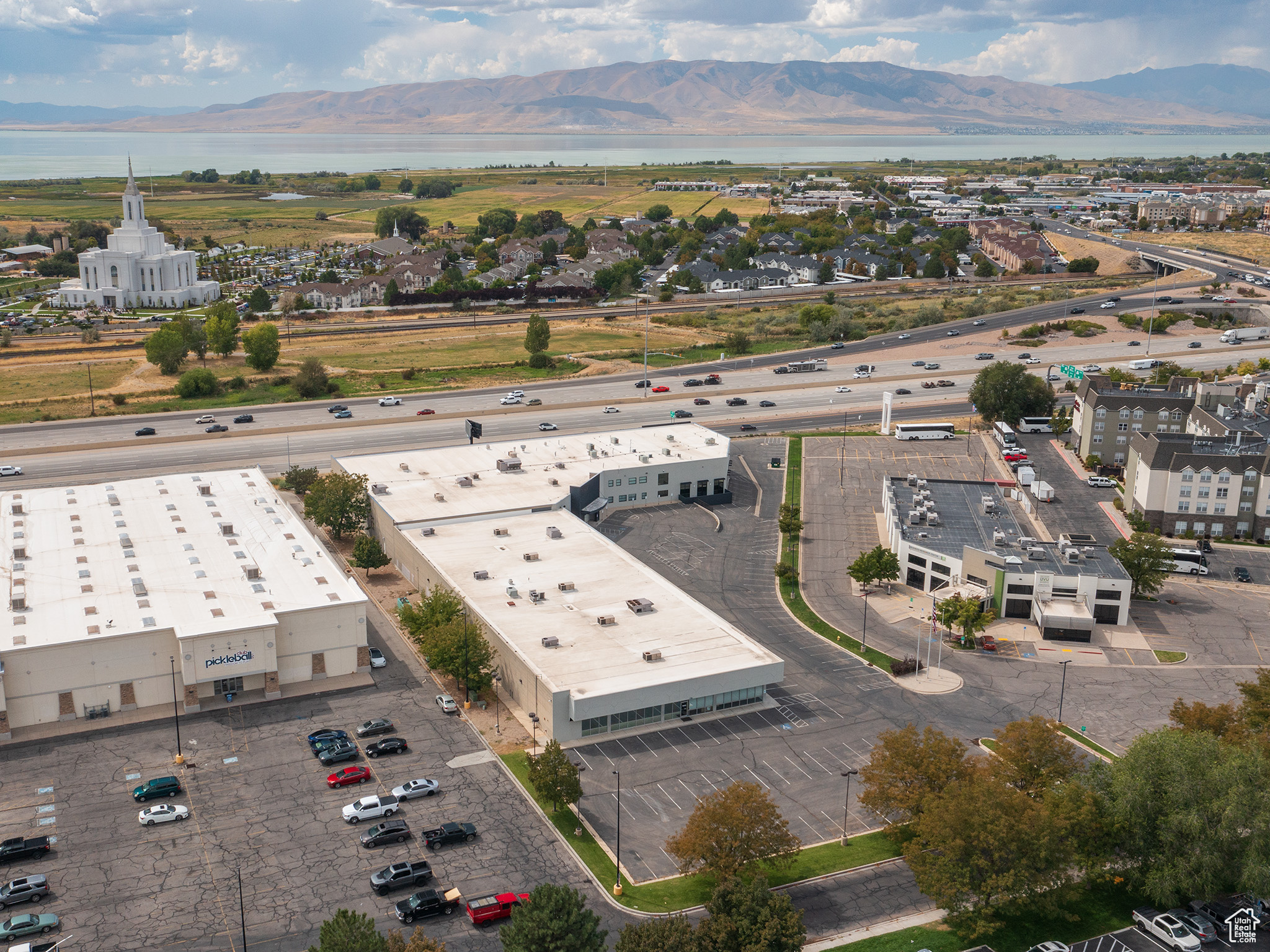 SATURN - Commercial Sale