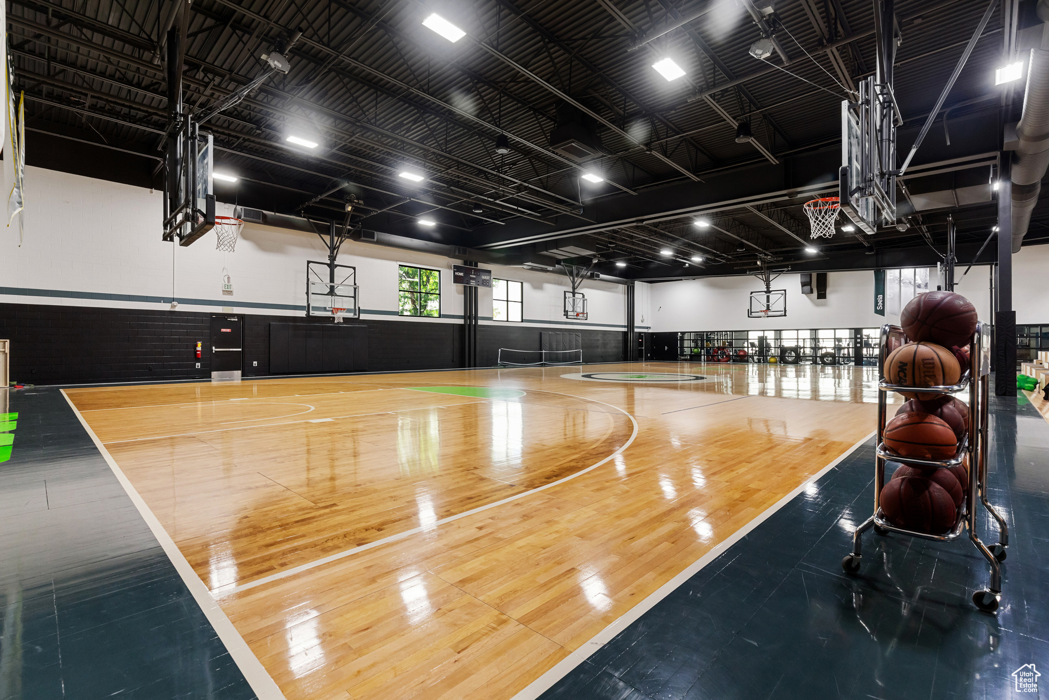 SATURN - Commercial Sale