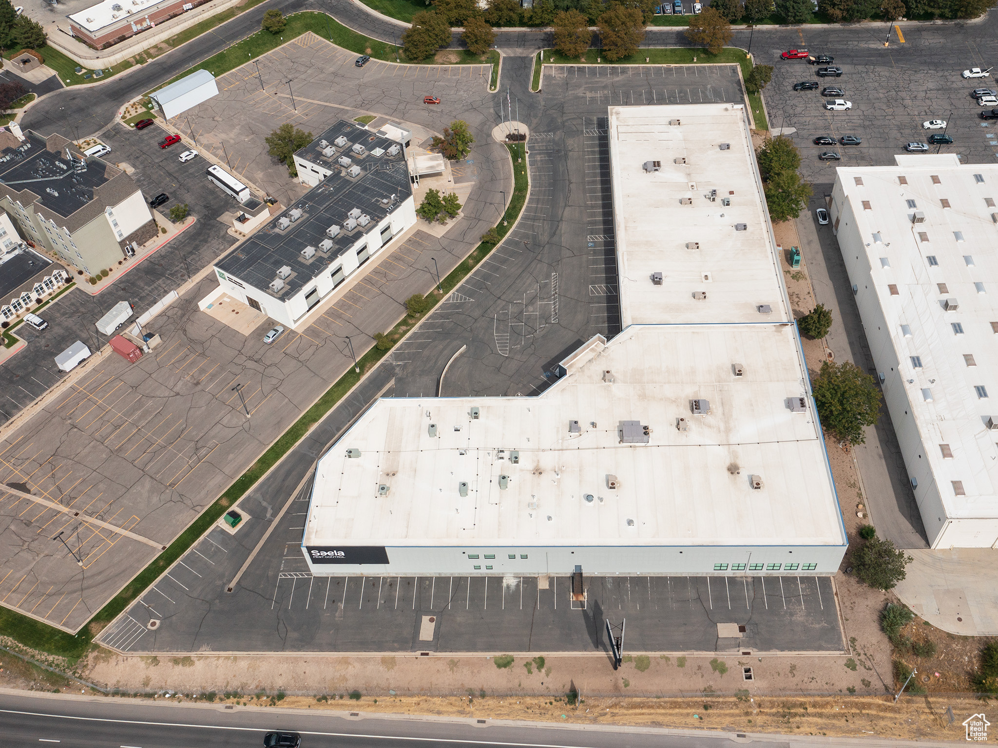 SATURN - Commercial Sale