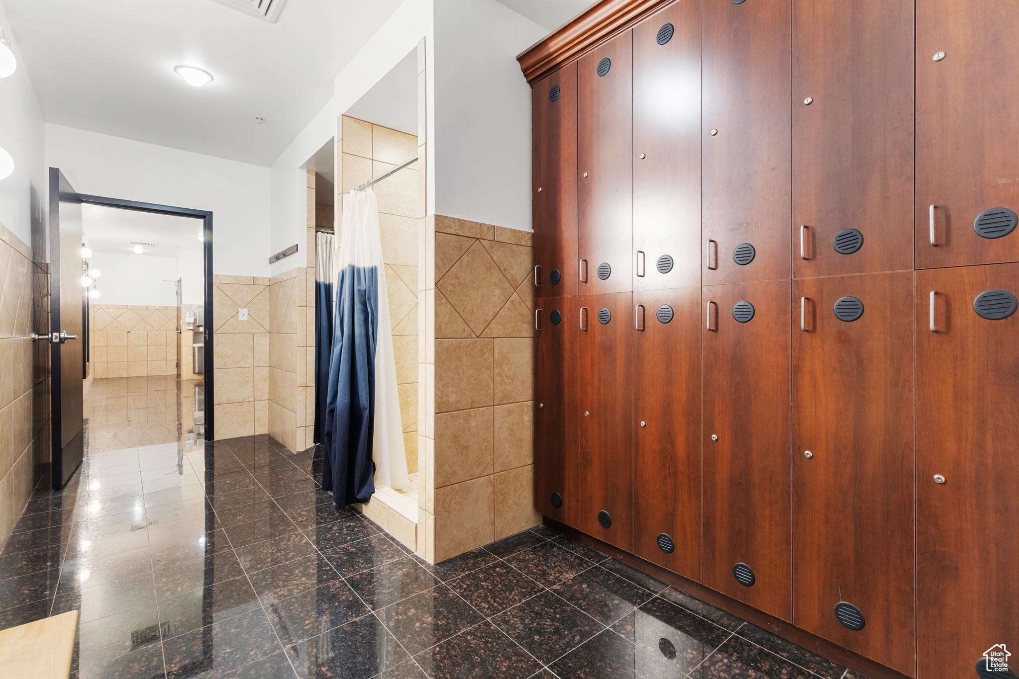 SATURN - Commercial Sale