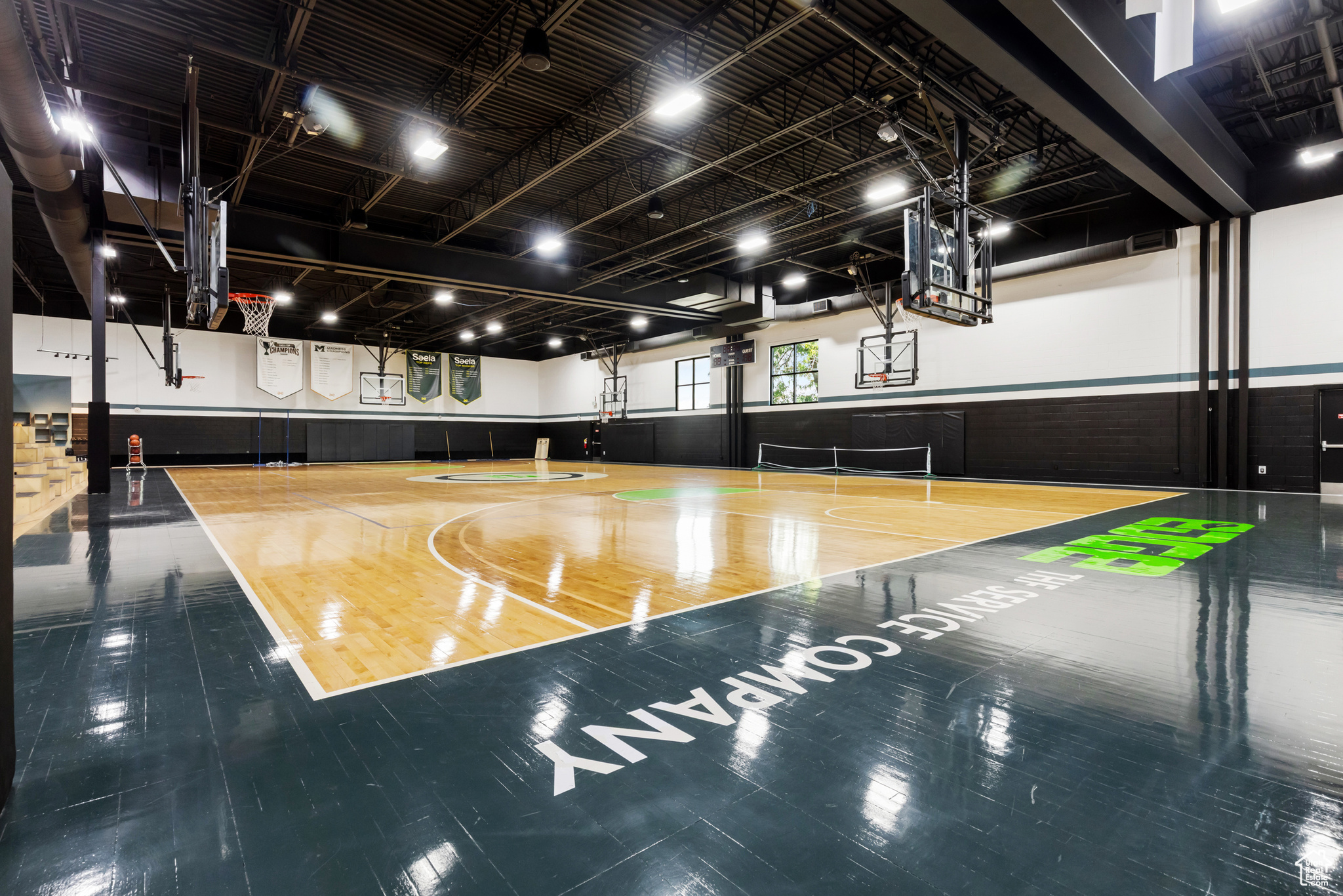 SATURN - Commercial Sale