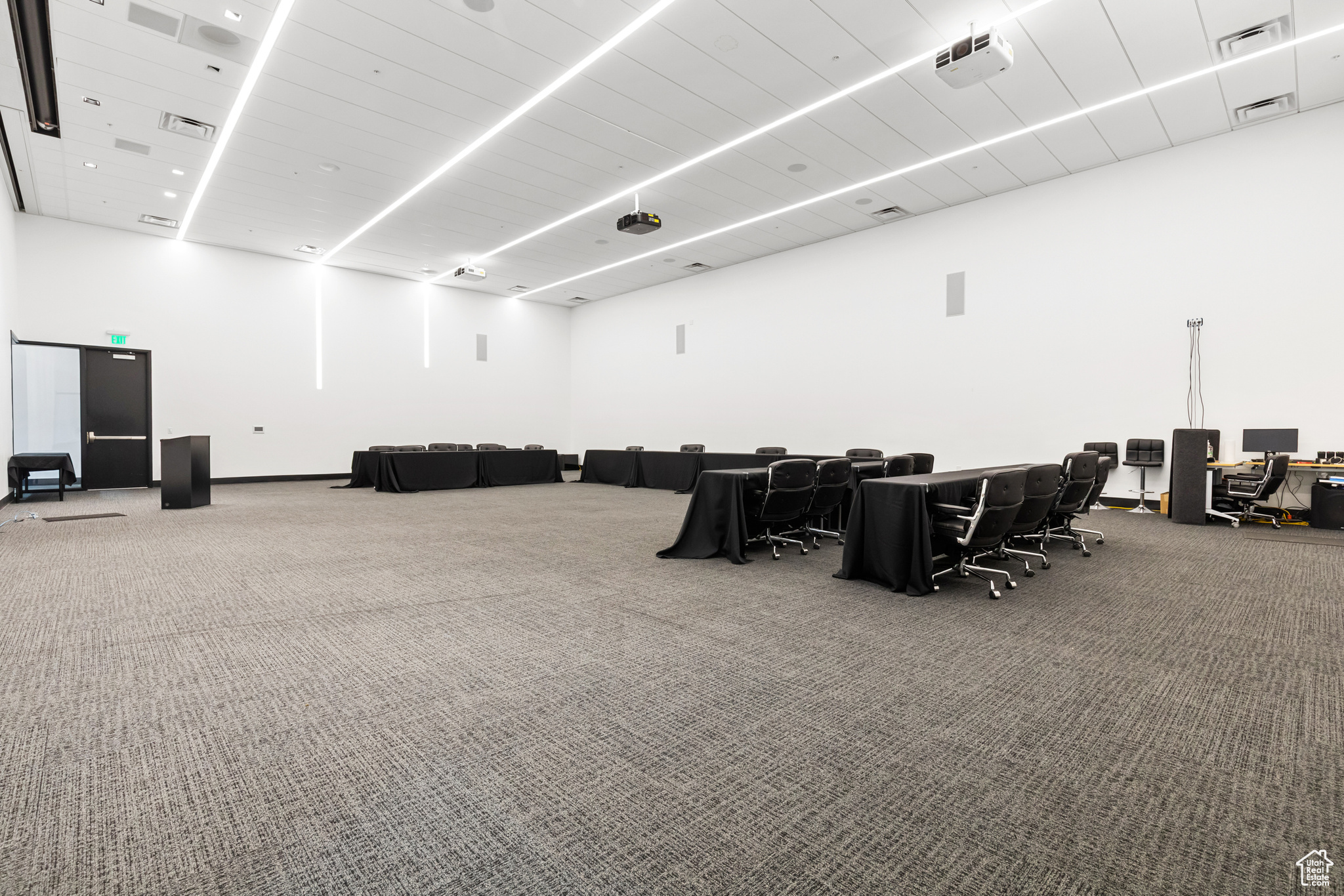 SATURN - Commercial Sale