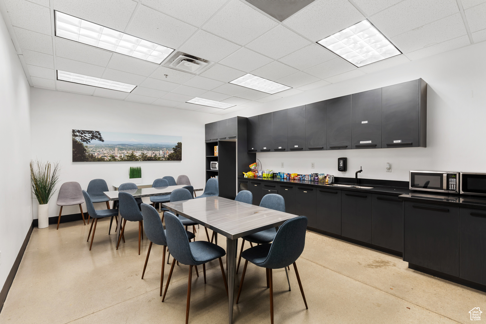 SATURN - Commercial Sale