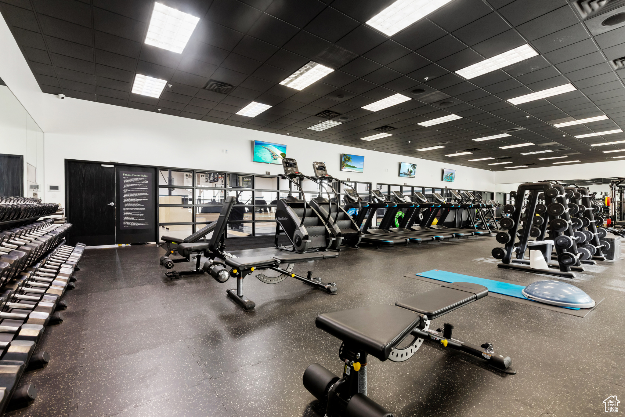 SATURN - Commercial Sale