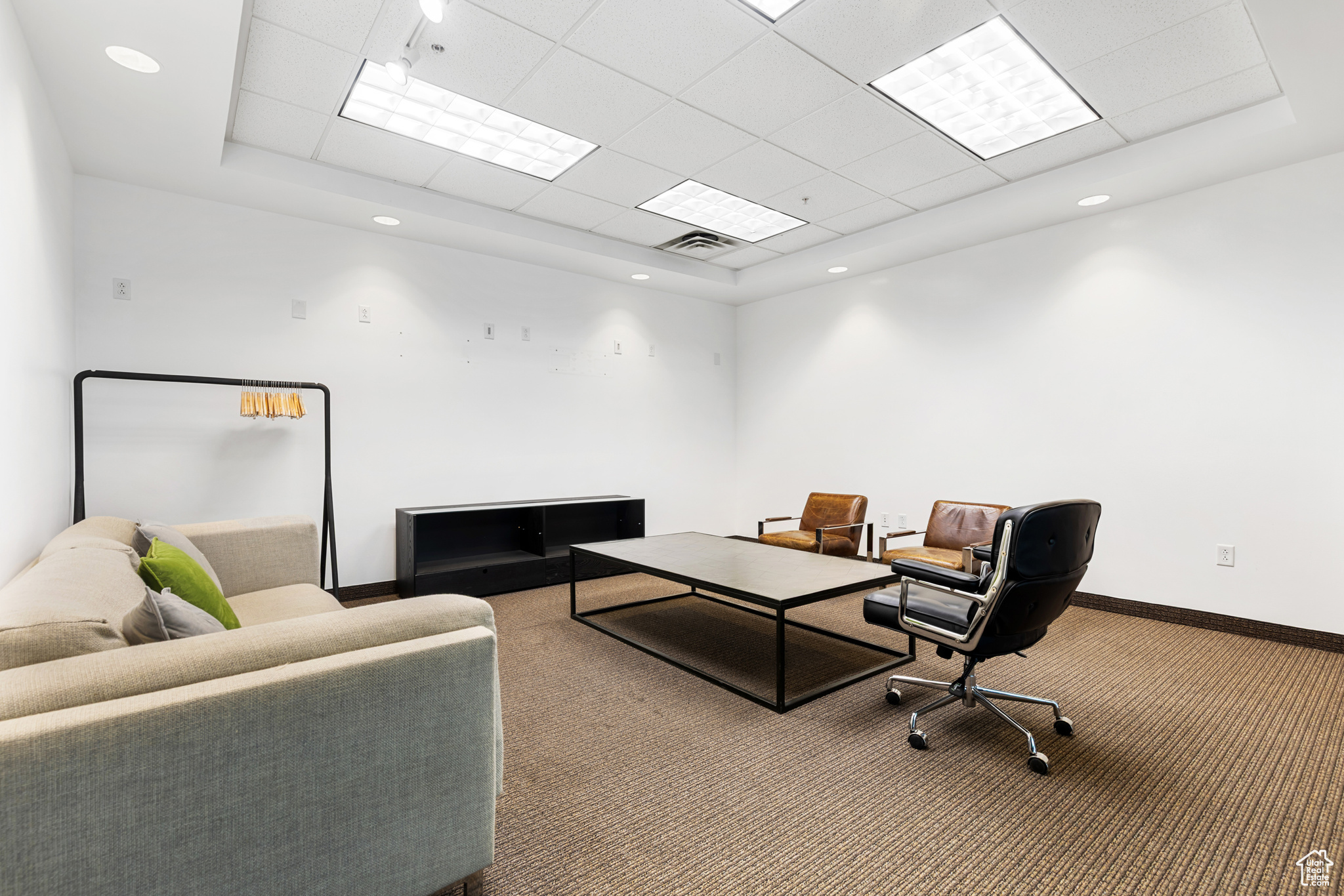 SATURN - Commercial Sale