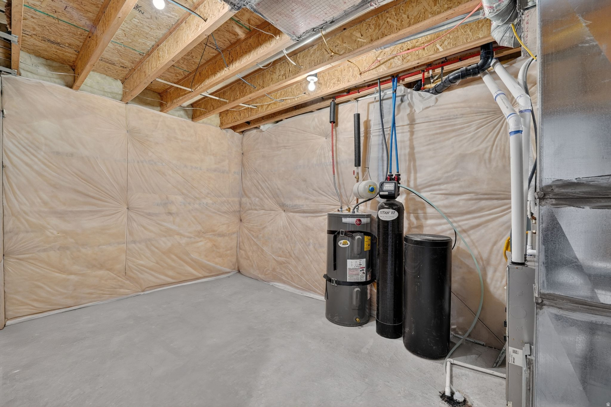 WOOD HOLLOW ESTATES - Residential